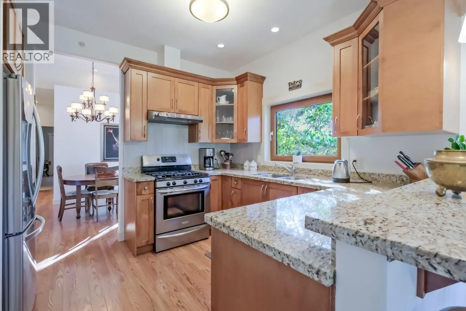 6709 VICTORIA Road S Unit# 6