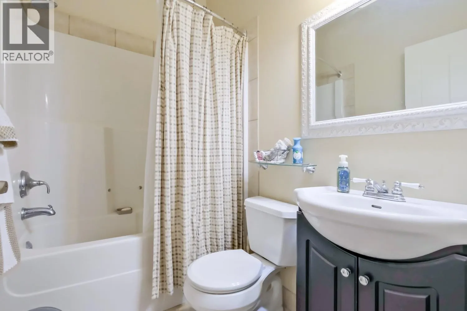 6709 VICTORIA Road S Unit# 6