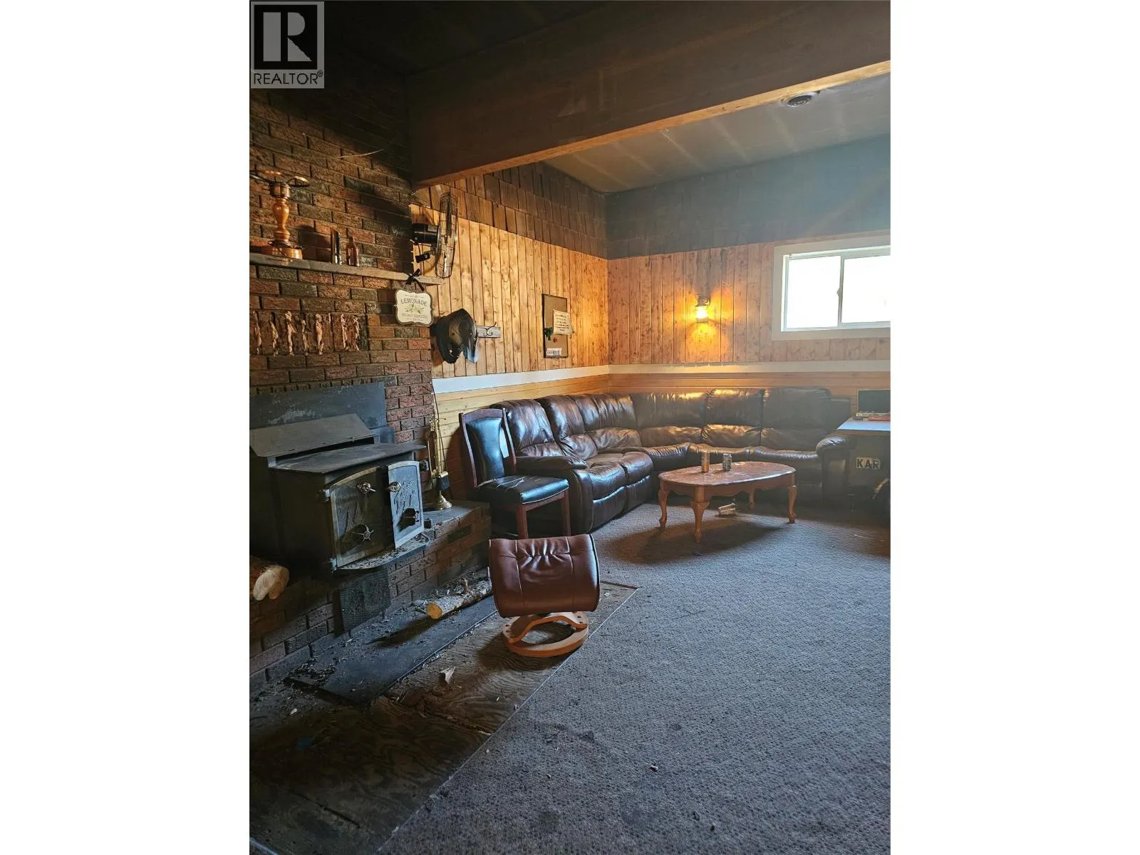 5854 33 Highway