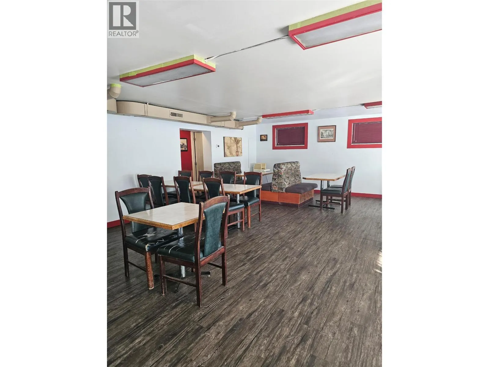5854 33 Highway