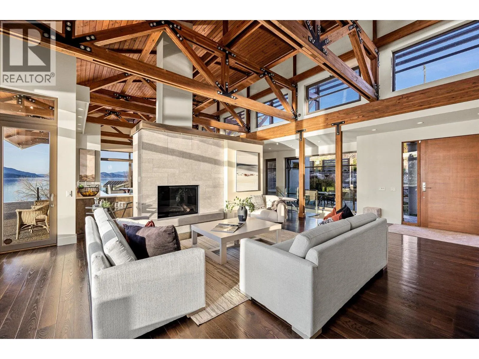 5560 Lakeshore Road