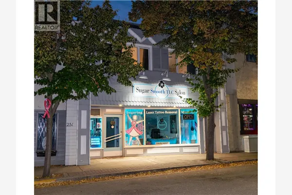 261 Alexander Street NE