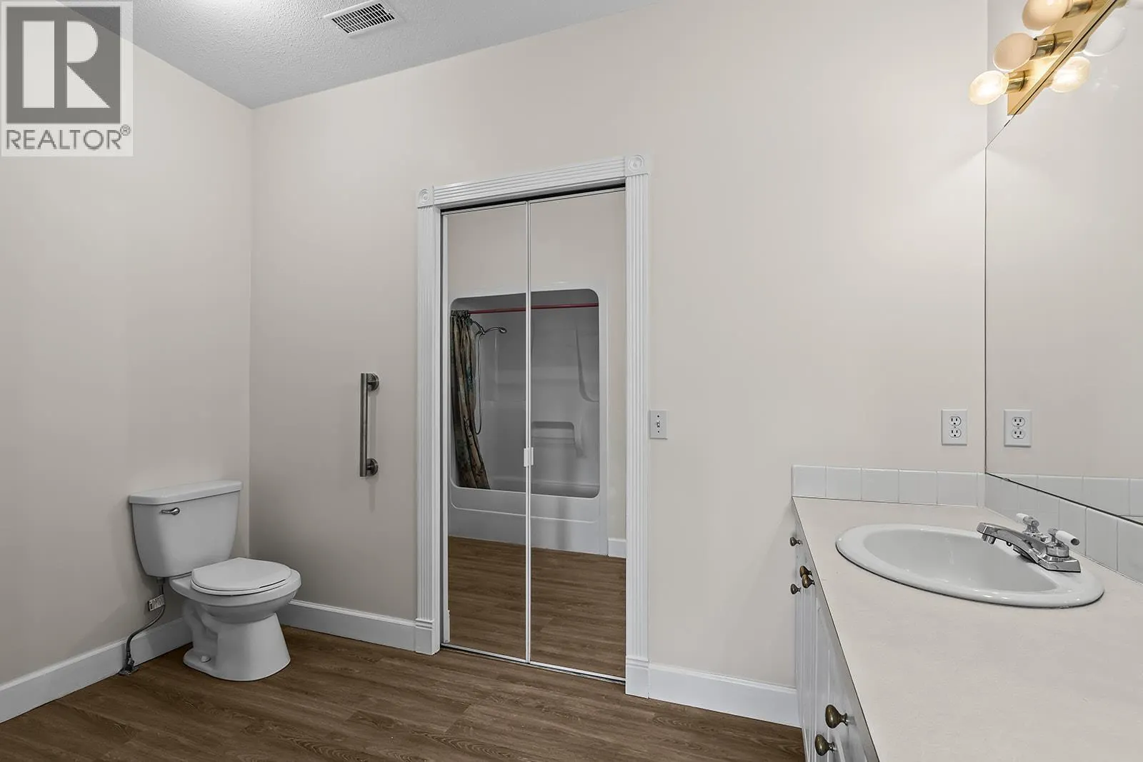 1940 Richter Street Unit# 203