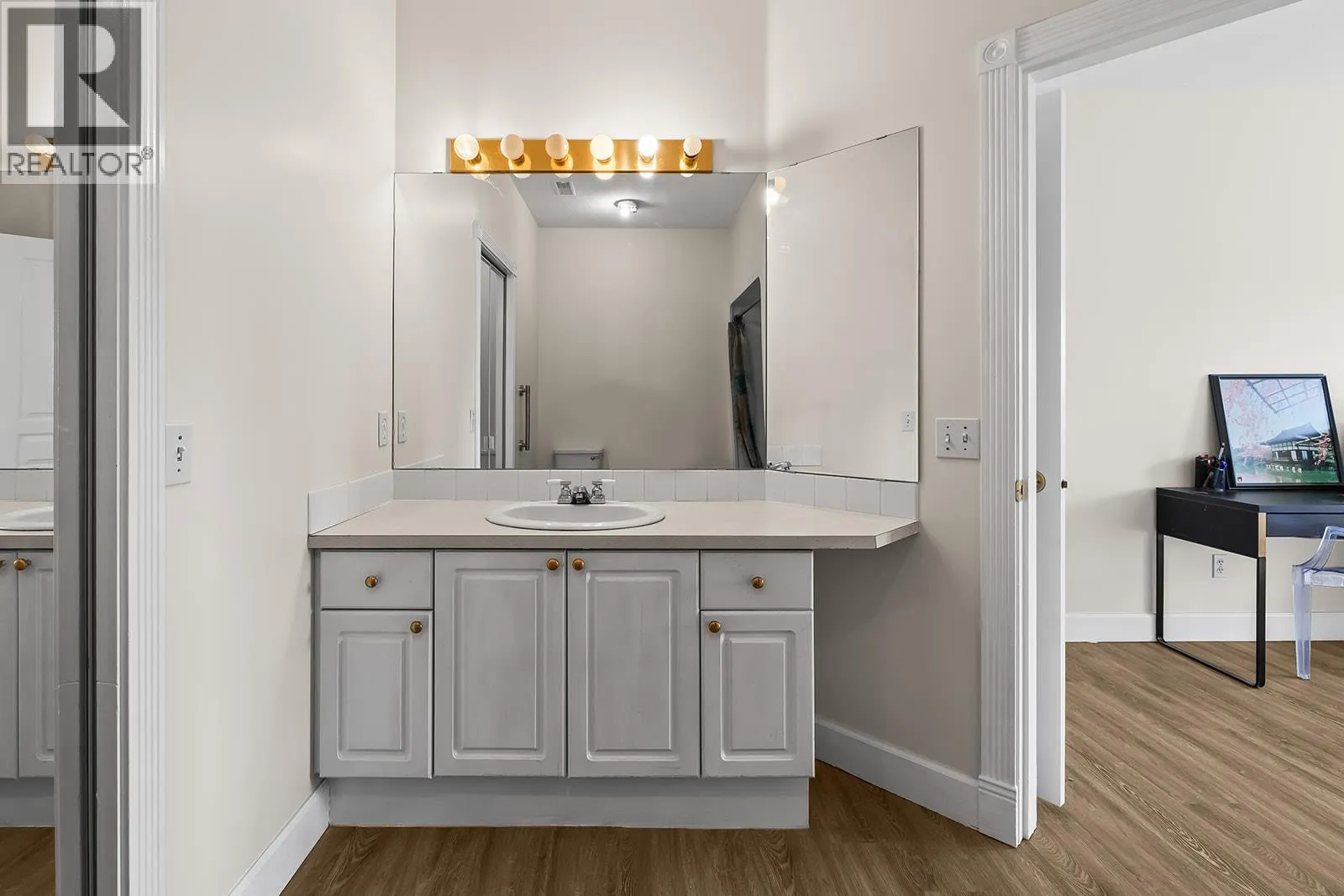 1940 Richter Street Unit# 203