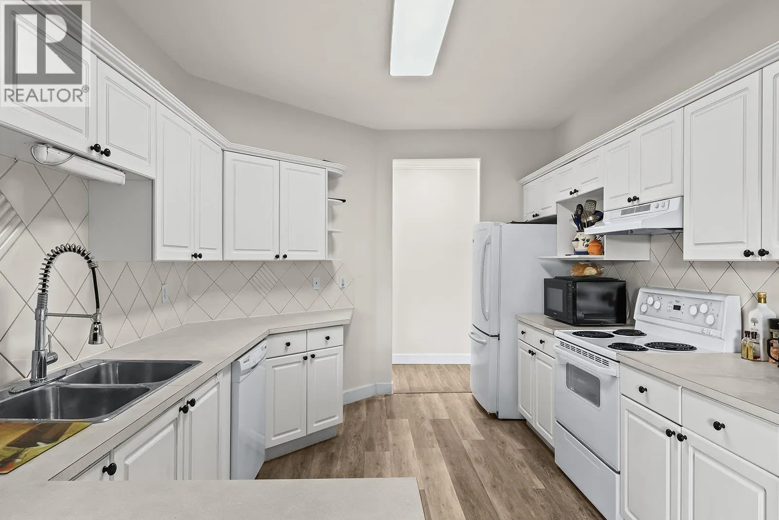 1940 Richter Street Unit# 203