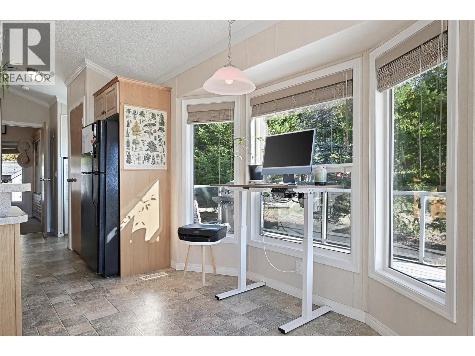 4877 LYNX Drive