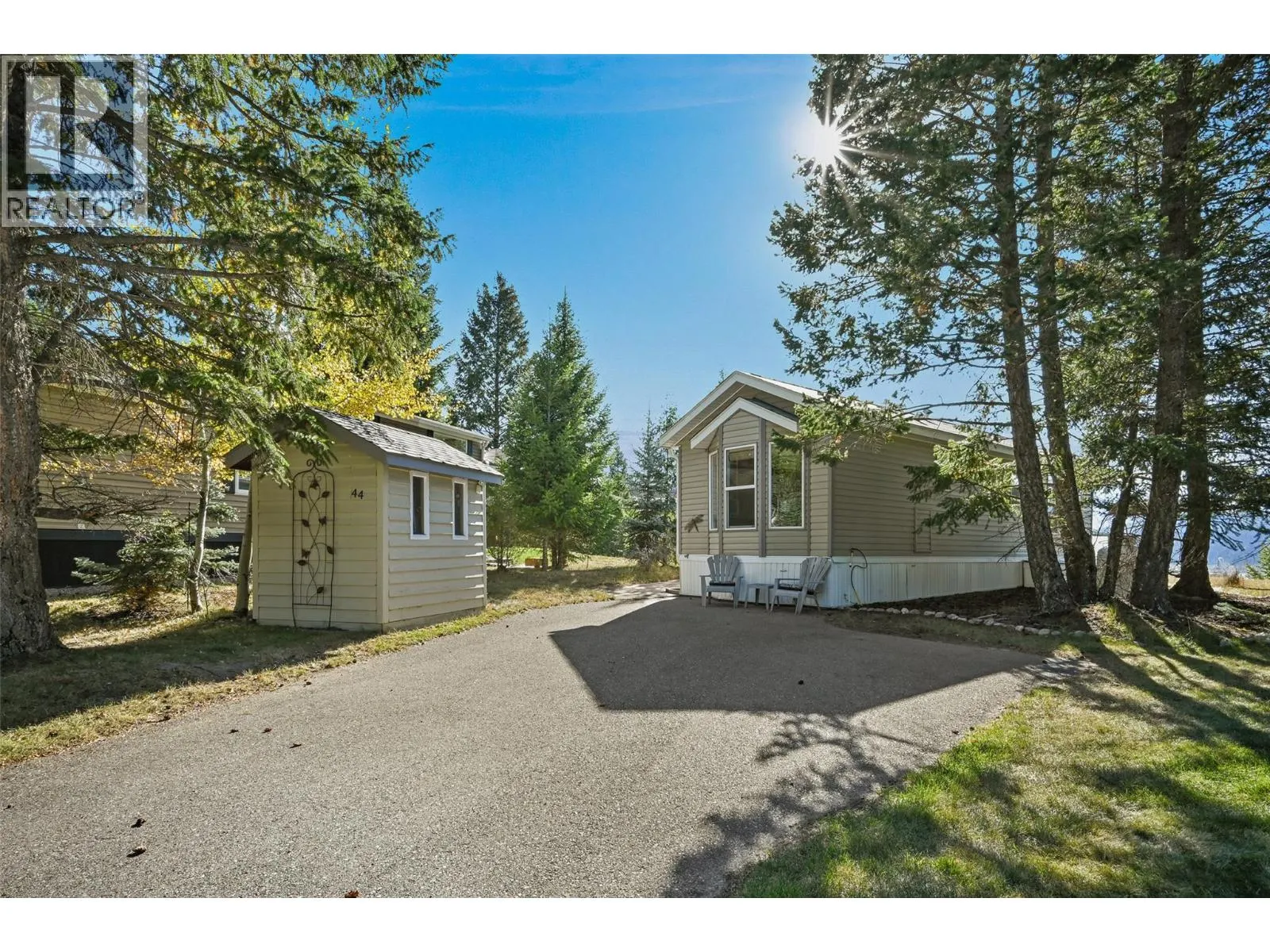 4877 LYNX Drive