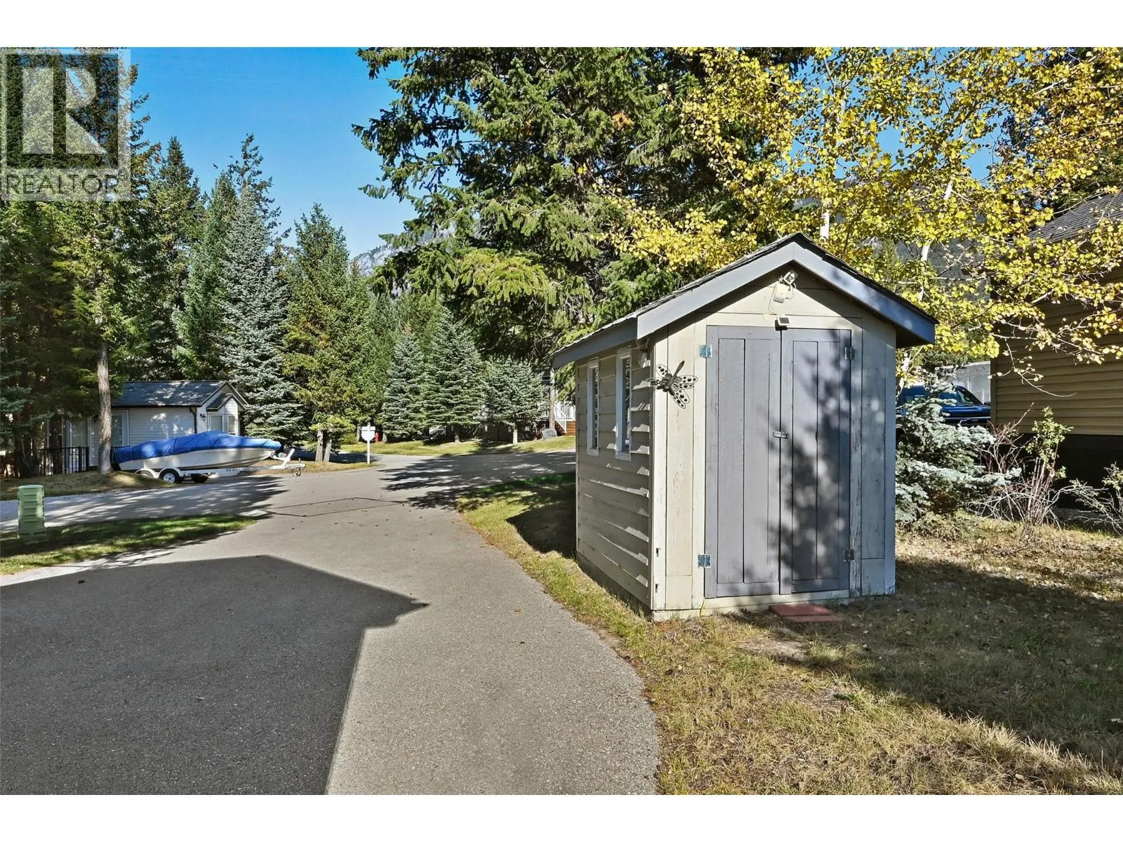 4877 LYNX Drive