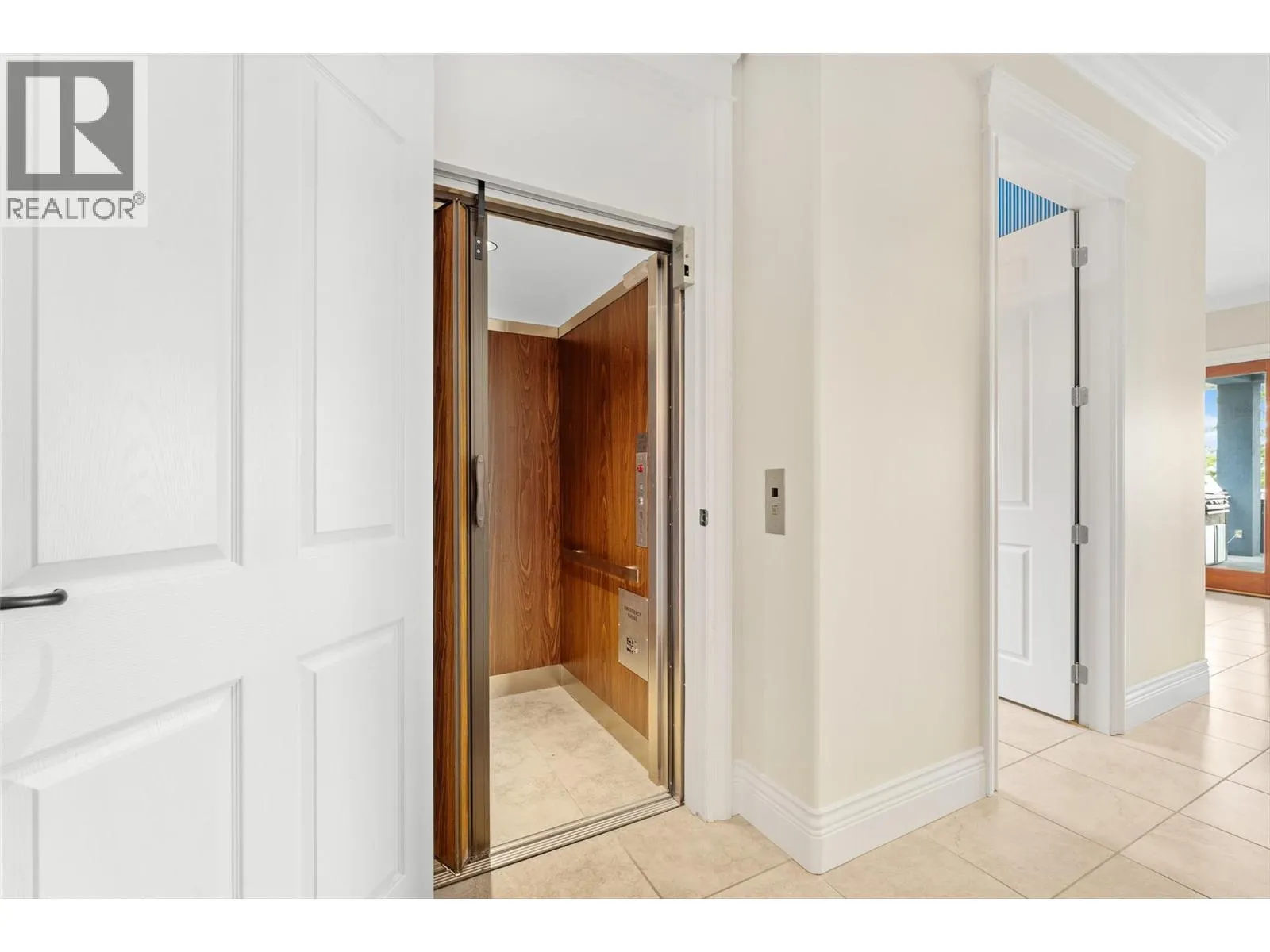 2543 Lucinde Road