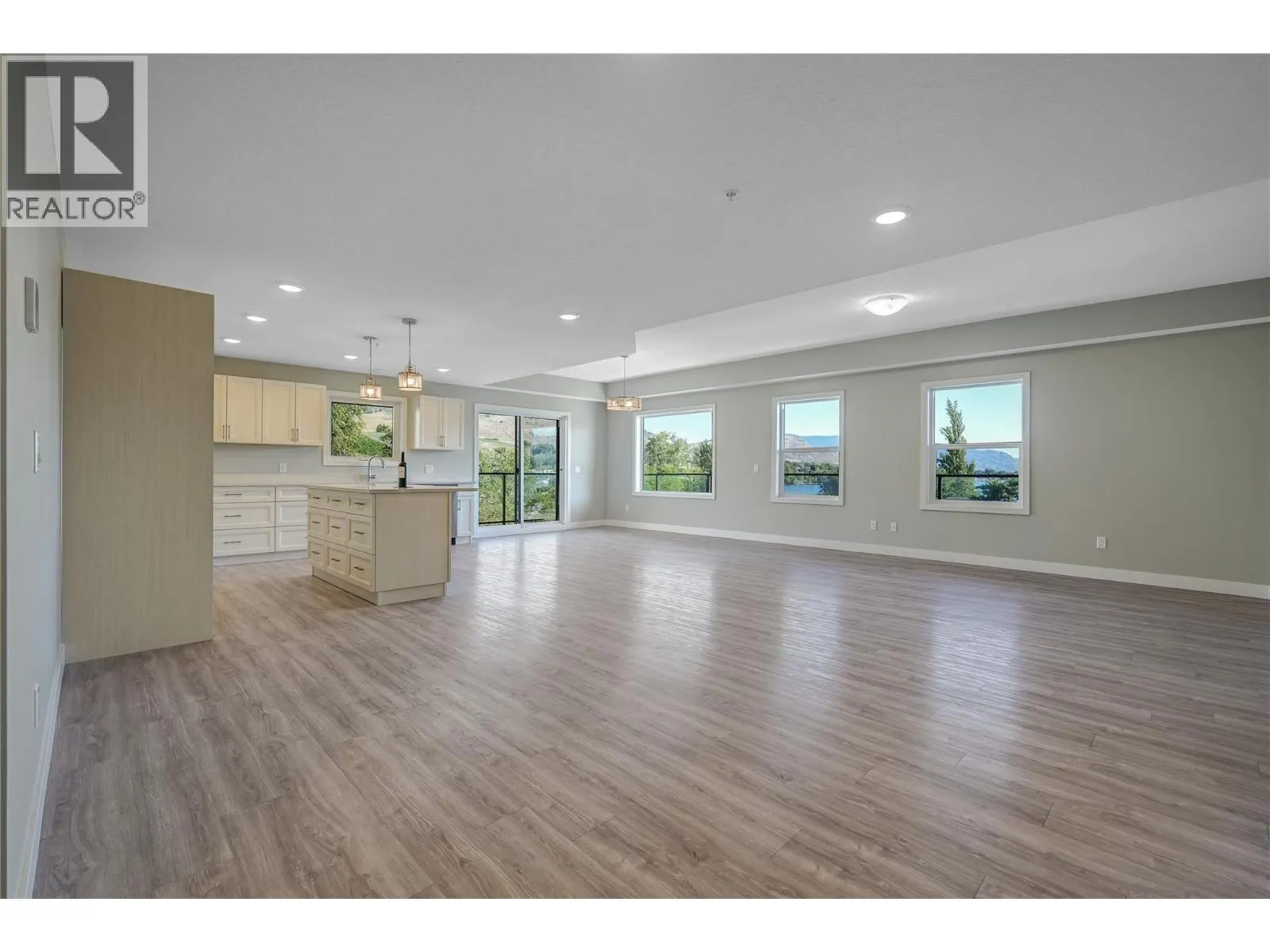 5620 51st Street Unit# 404