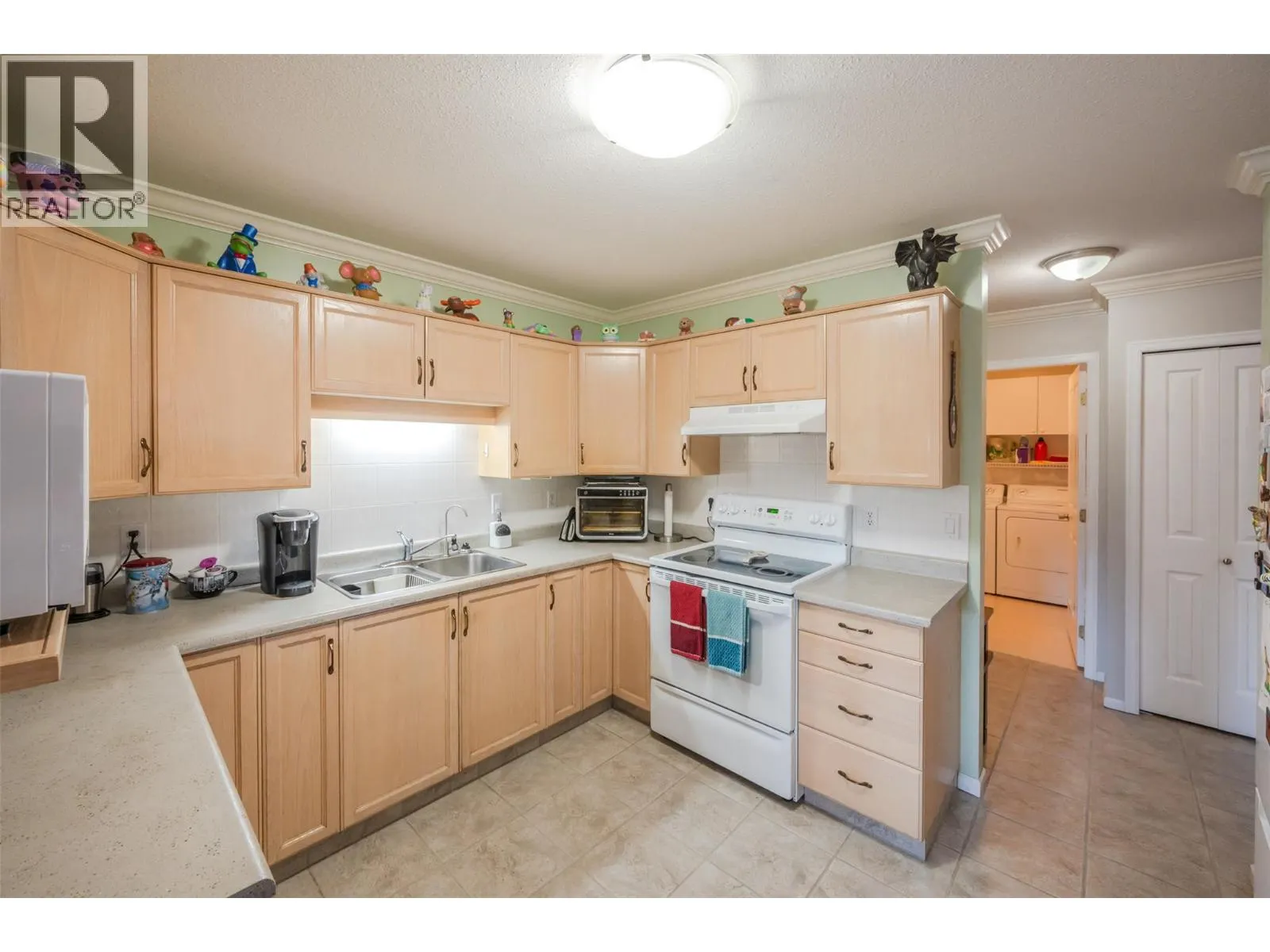 8907 Pineo Court Unit# 108