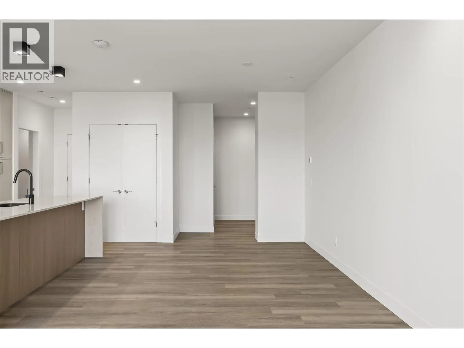 3340 Lakeshore Drive Unit# 306