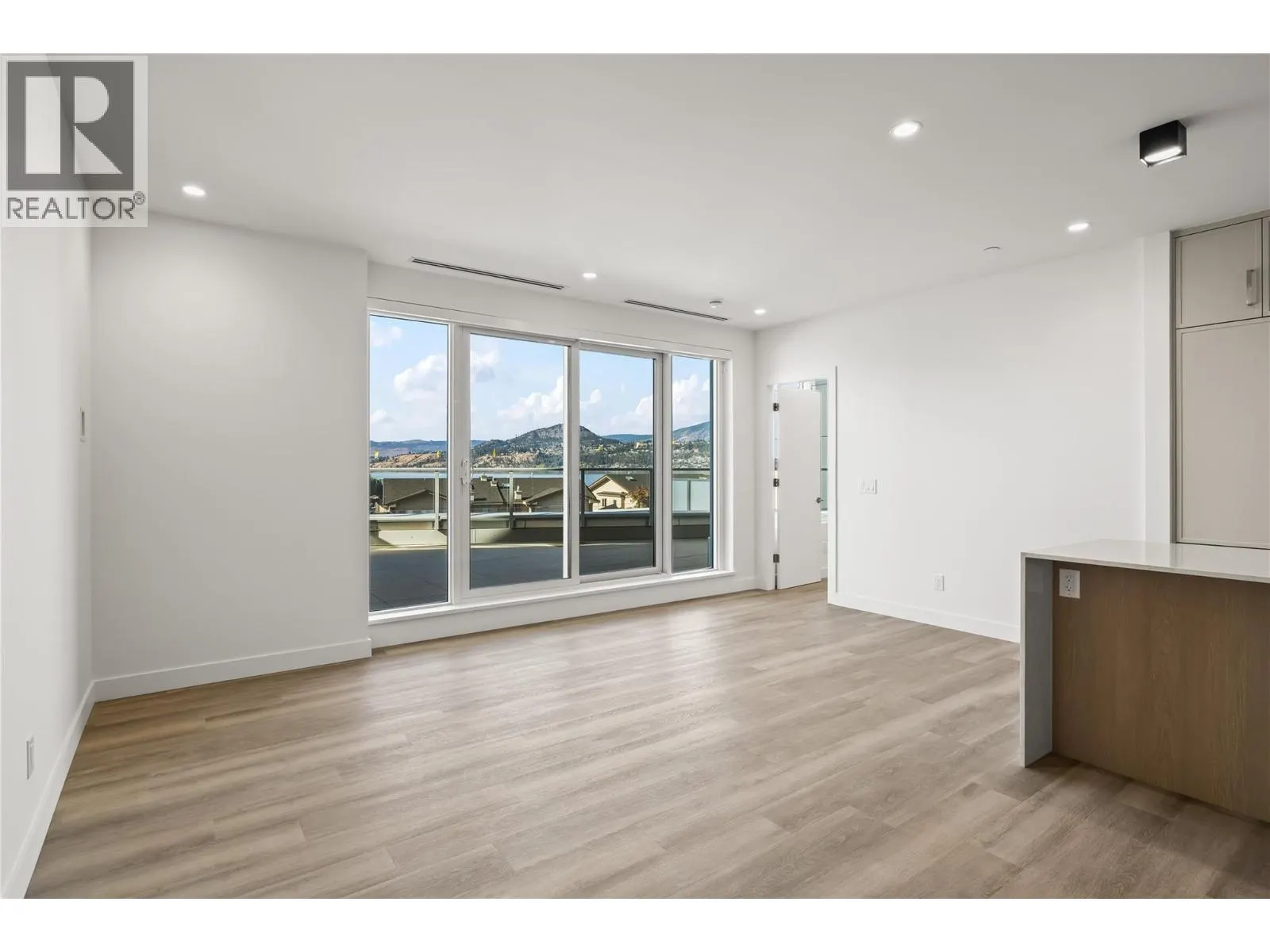 3340 Lakeshore Drive Unit# 306
