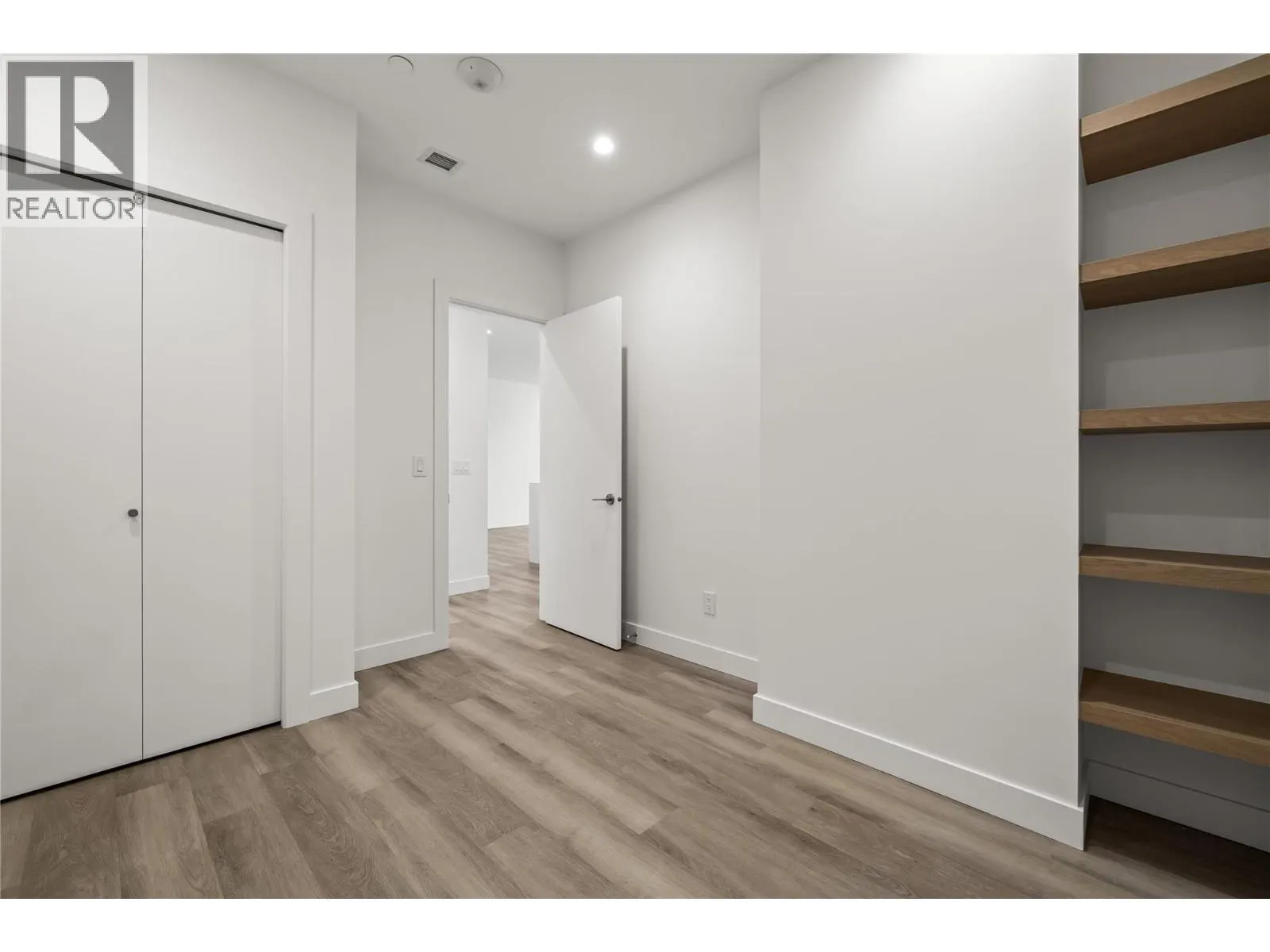 3340 Lakeshore Drive Unit# 306