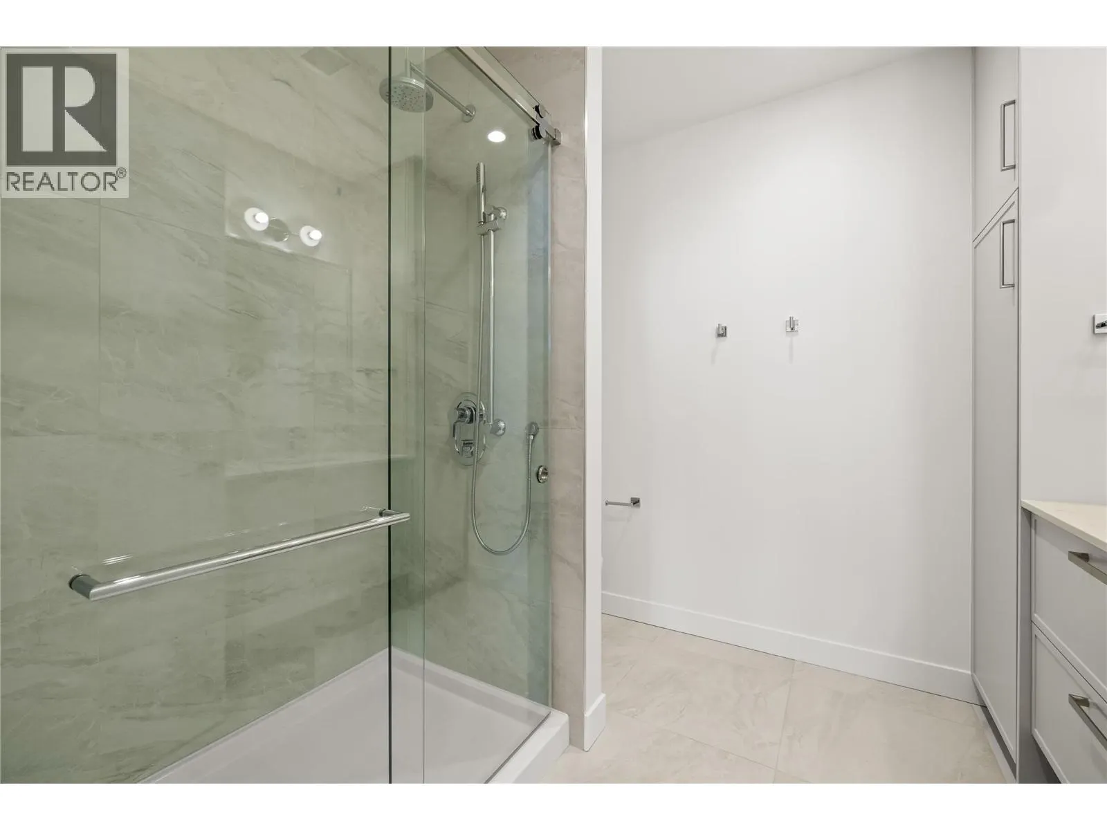 3340 Lakeshore Drive Unit# 306