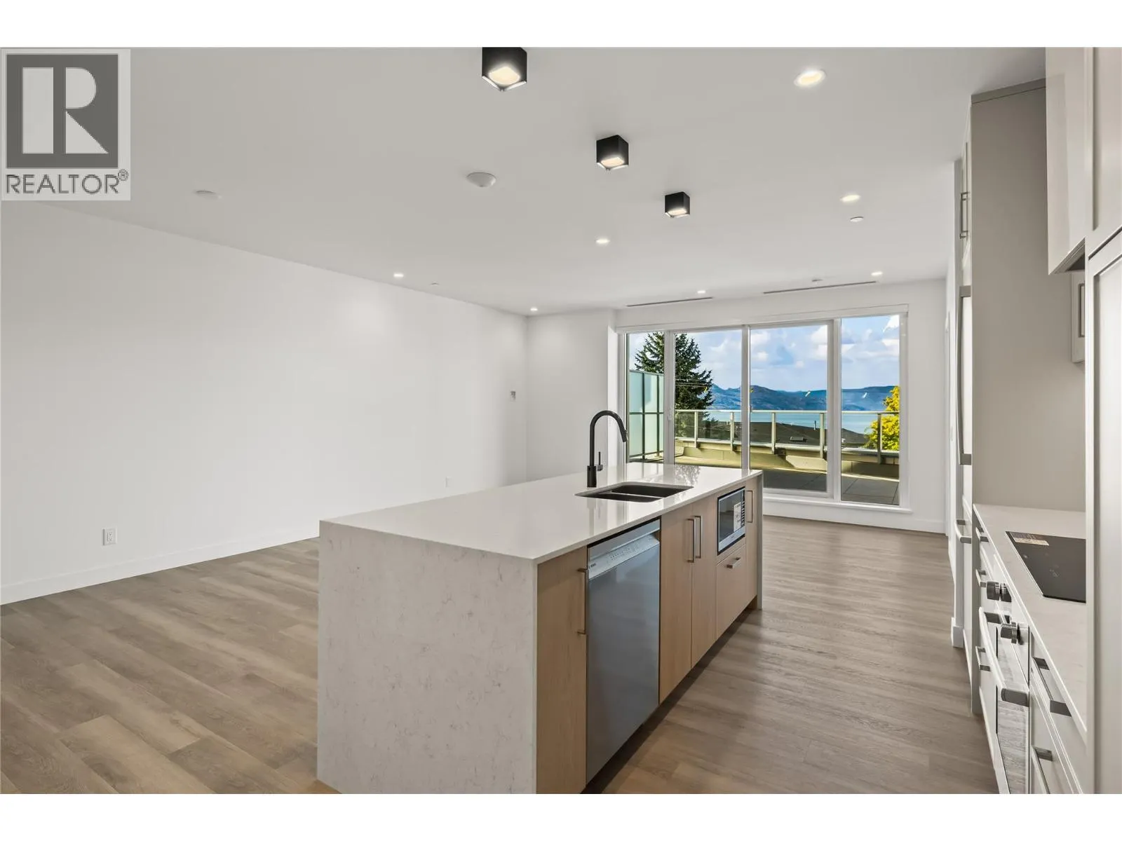 3340 Lakeshore Drive Unit# 306