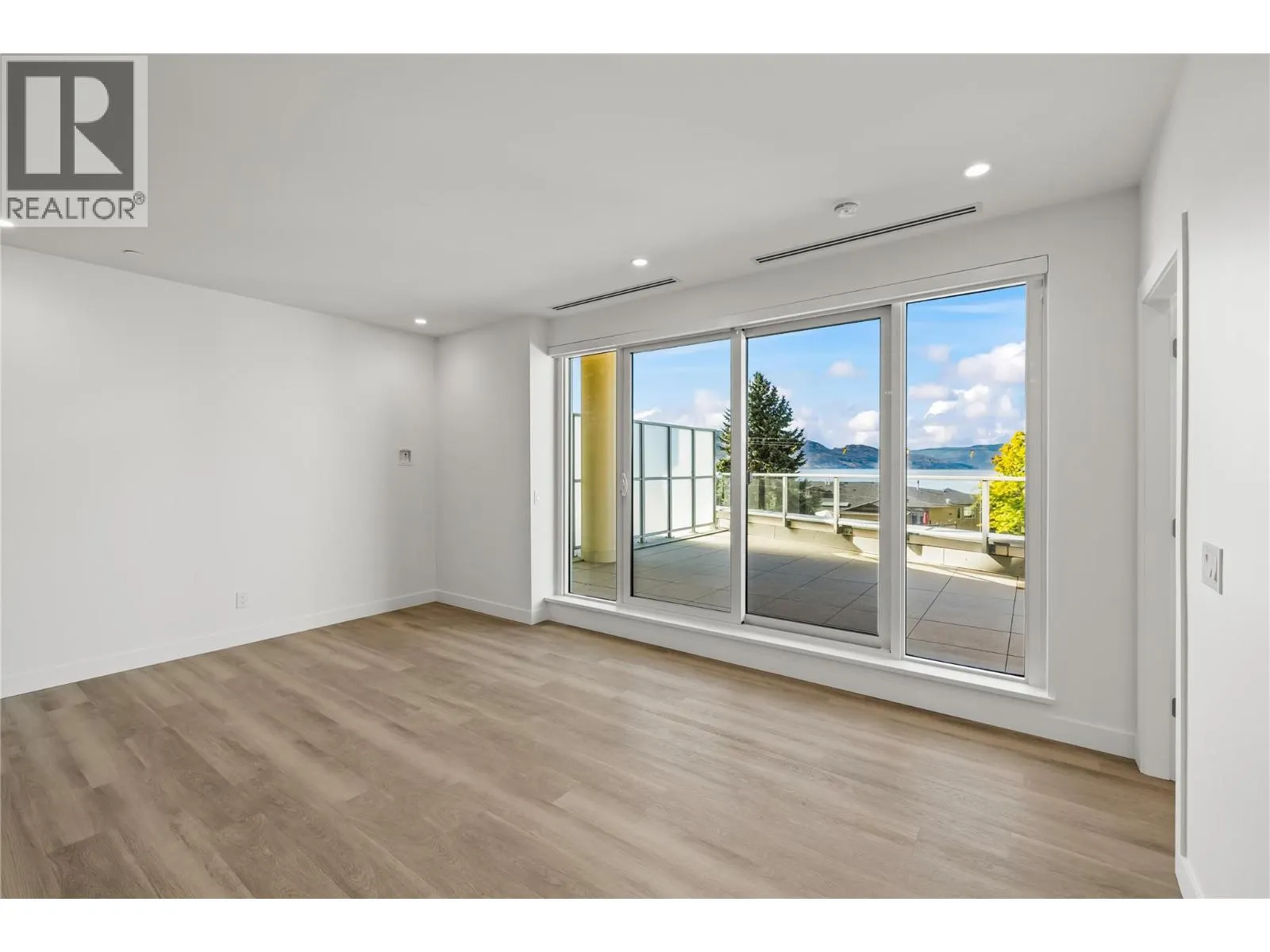 3340 Lakeshore Drive Unit# 306