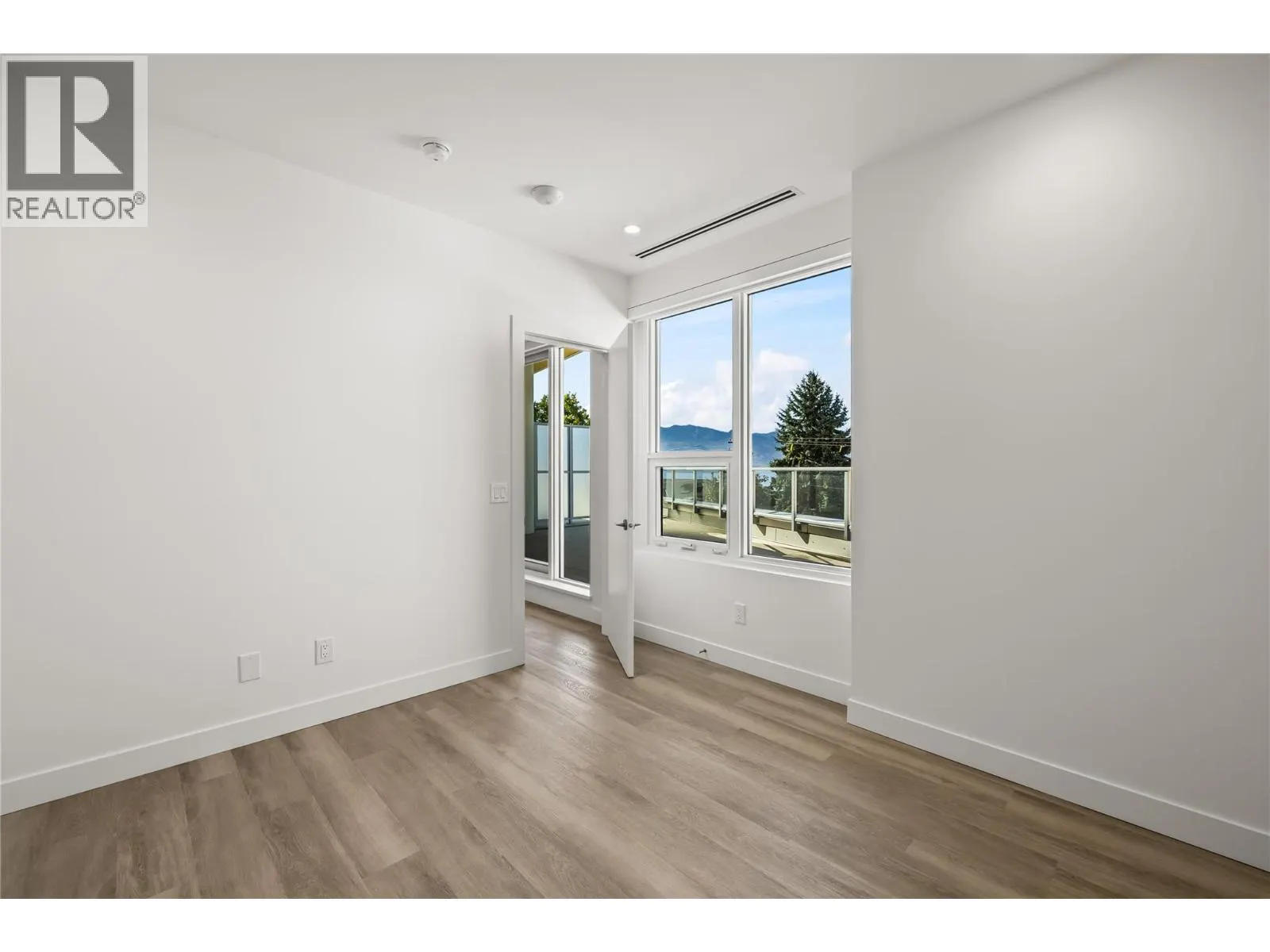 3340 Lakeshore Drive Unit# 306
