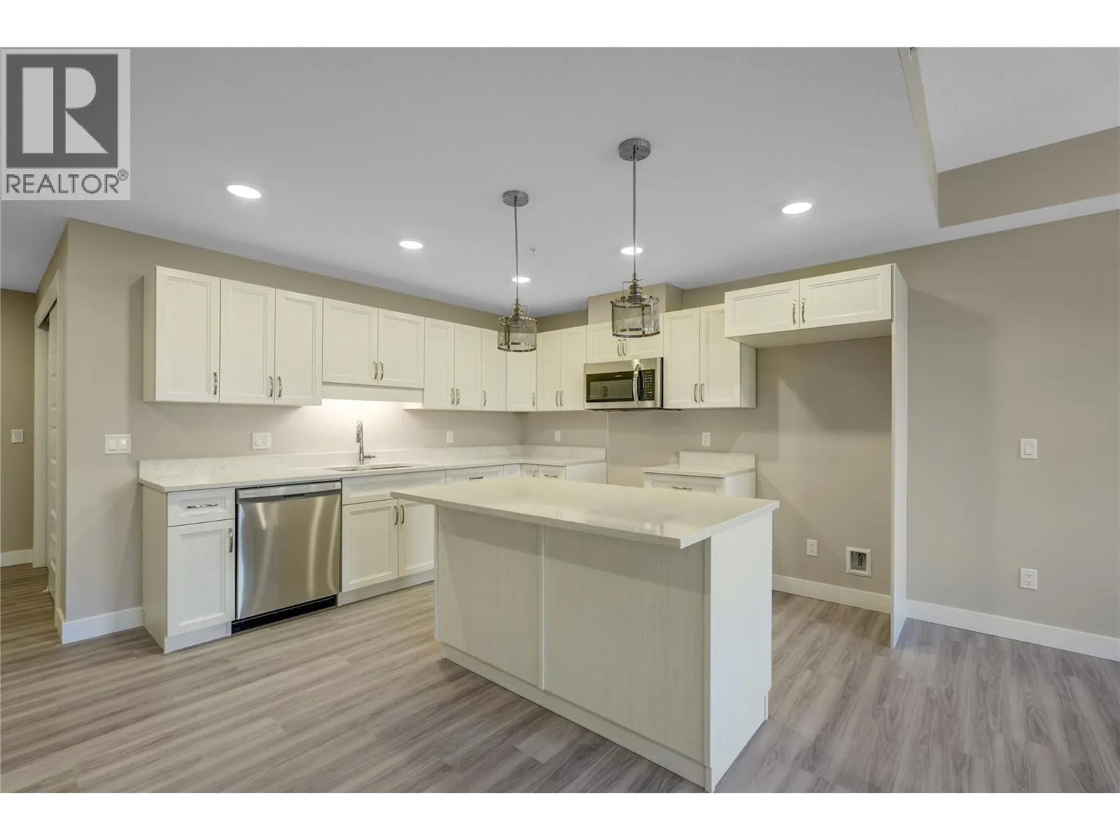 5640 51st Street Unit# 406