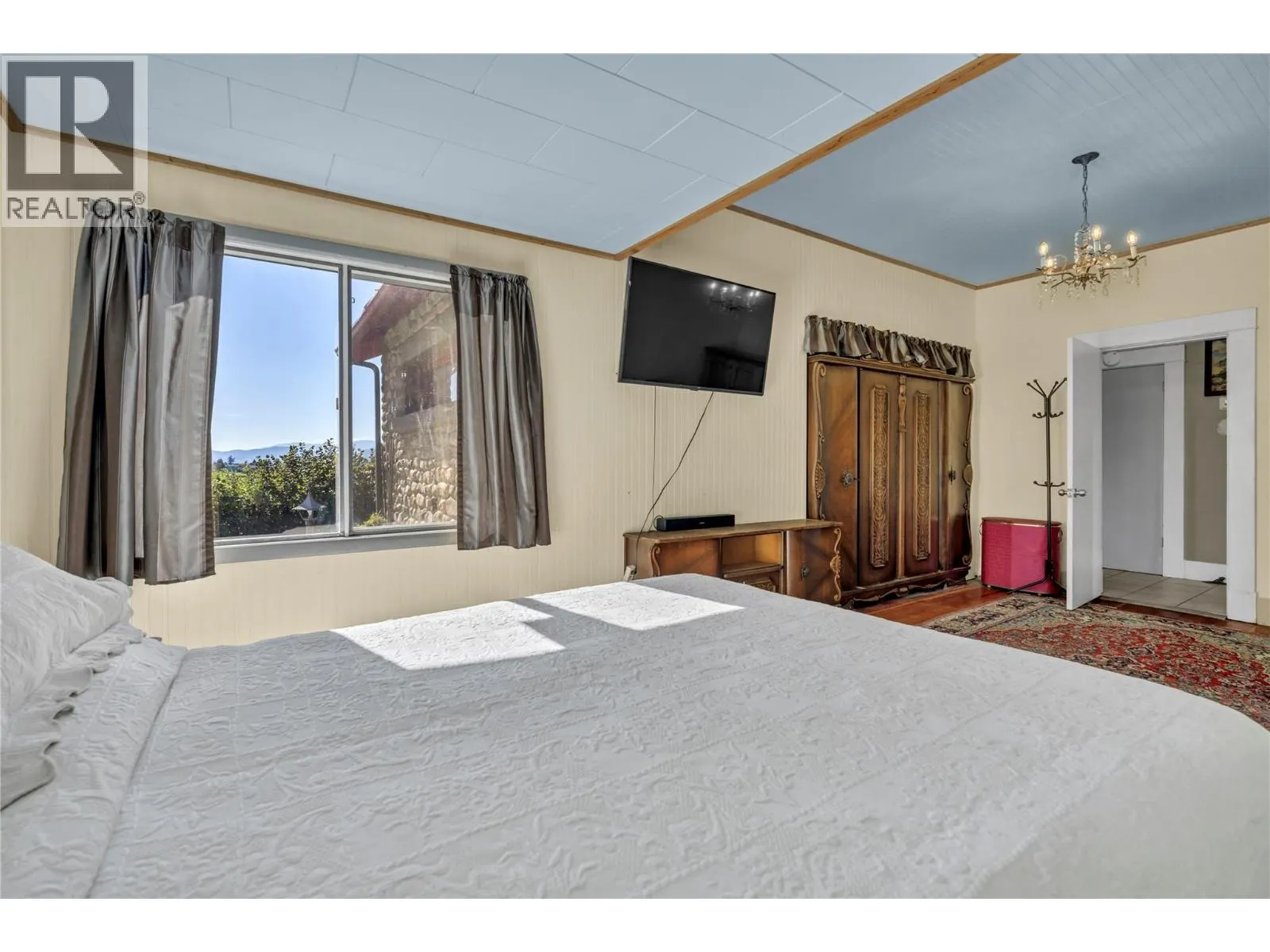 235 Middle Bench Road N