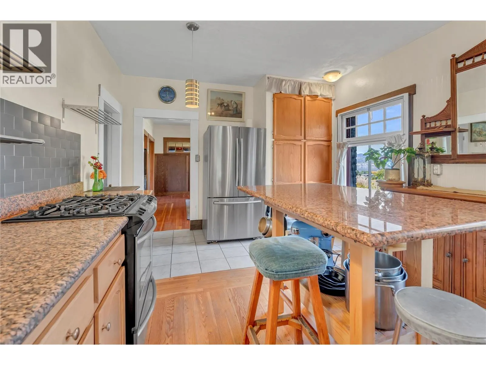 235 Middle Bench Road N