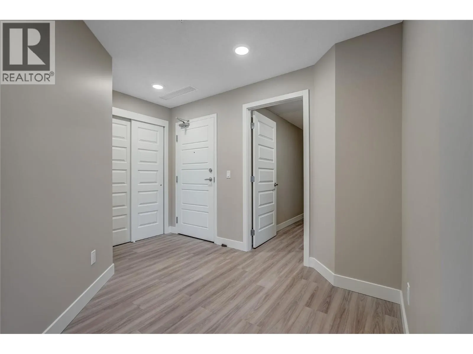 5640 51st Street Unit# 407