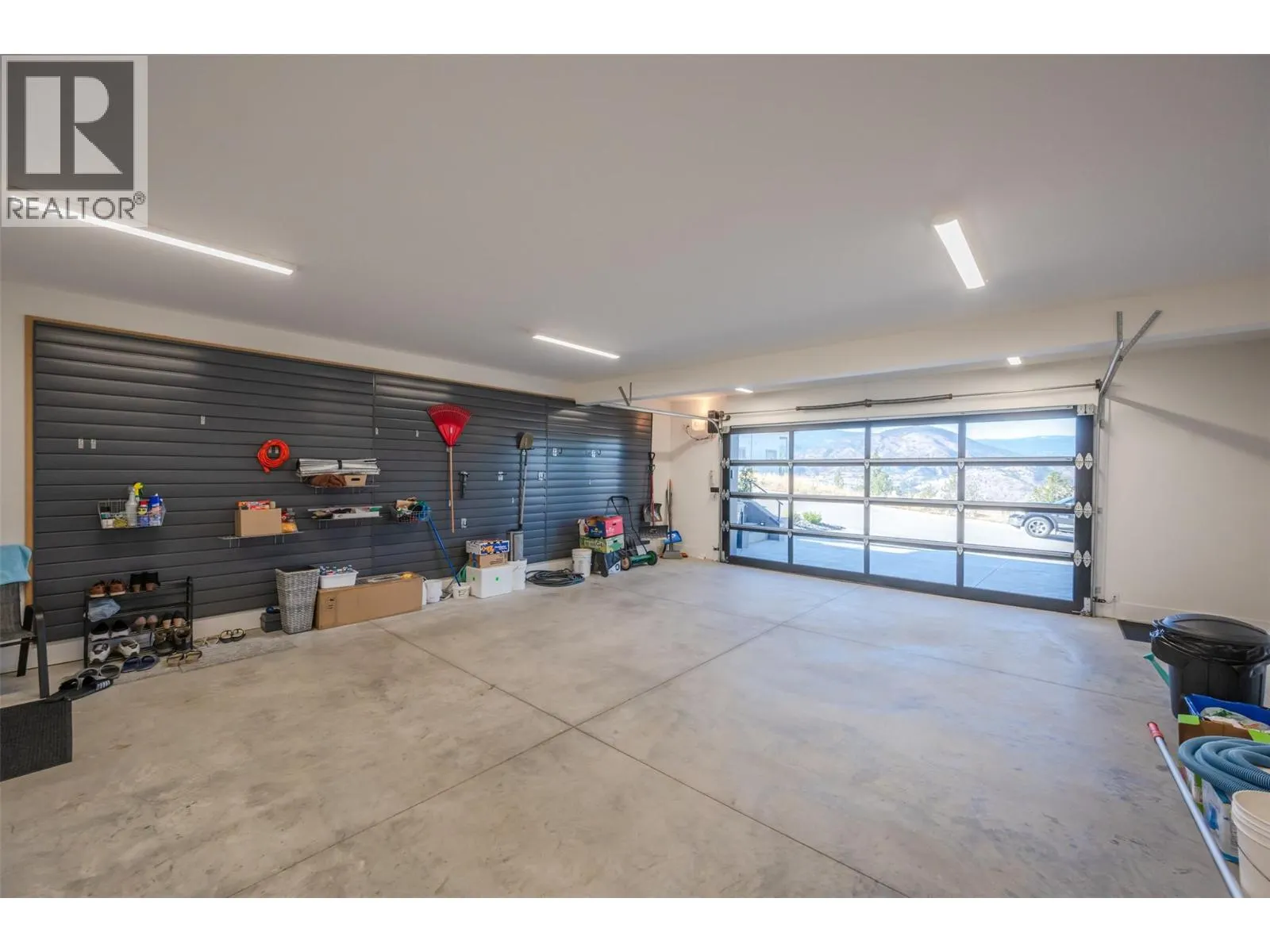 2776 Hawthorn Drive