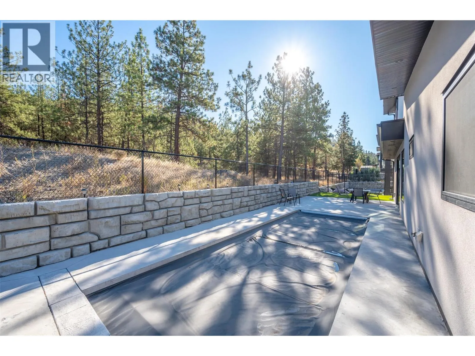 2776 Hawthorn Drive