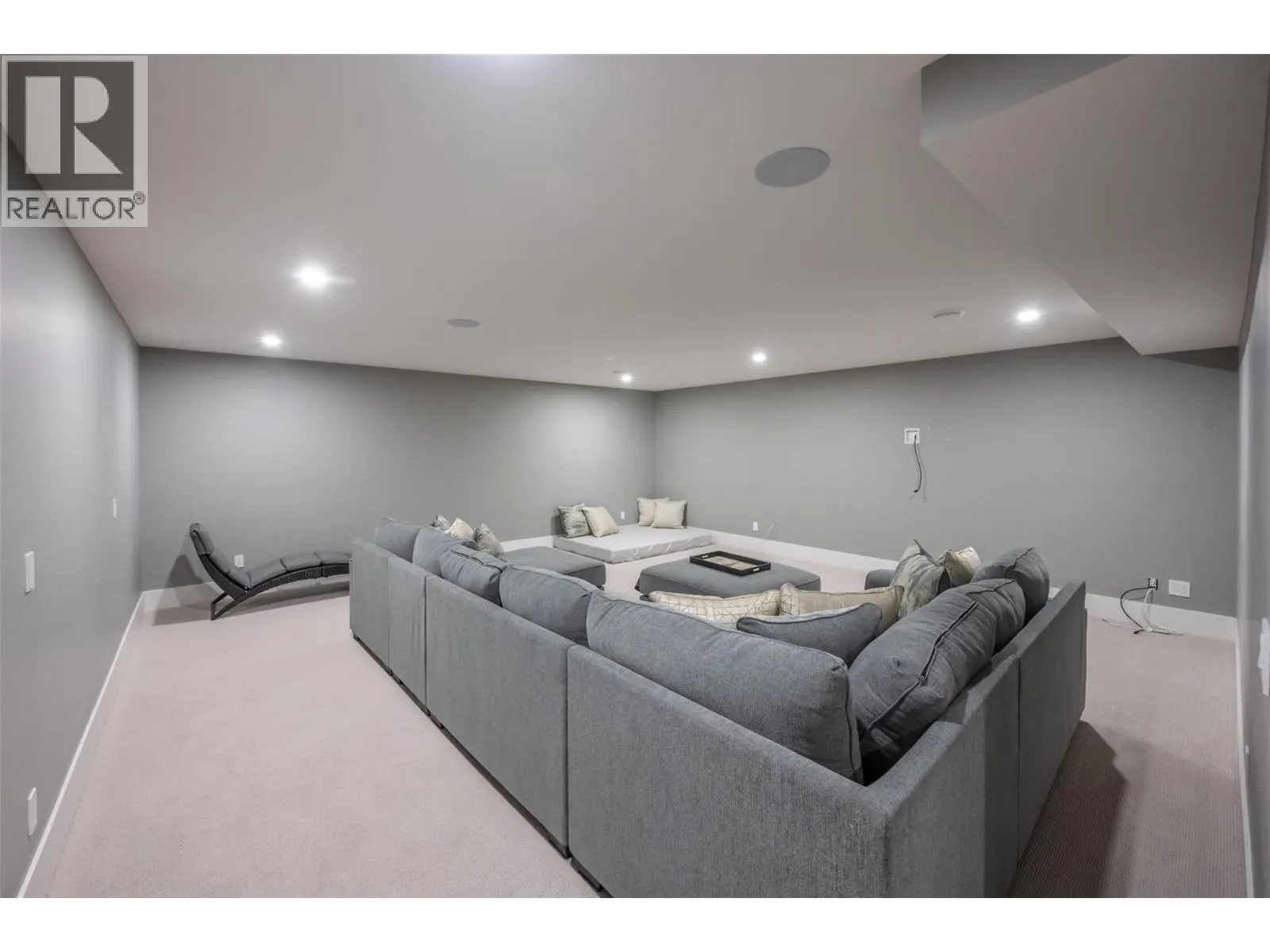 2776 Hawthorn Drive