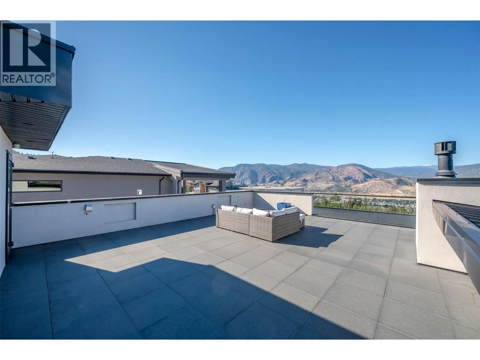 2776 Hawthorn Drive