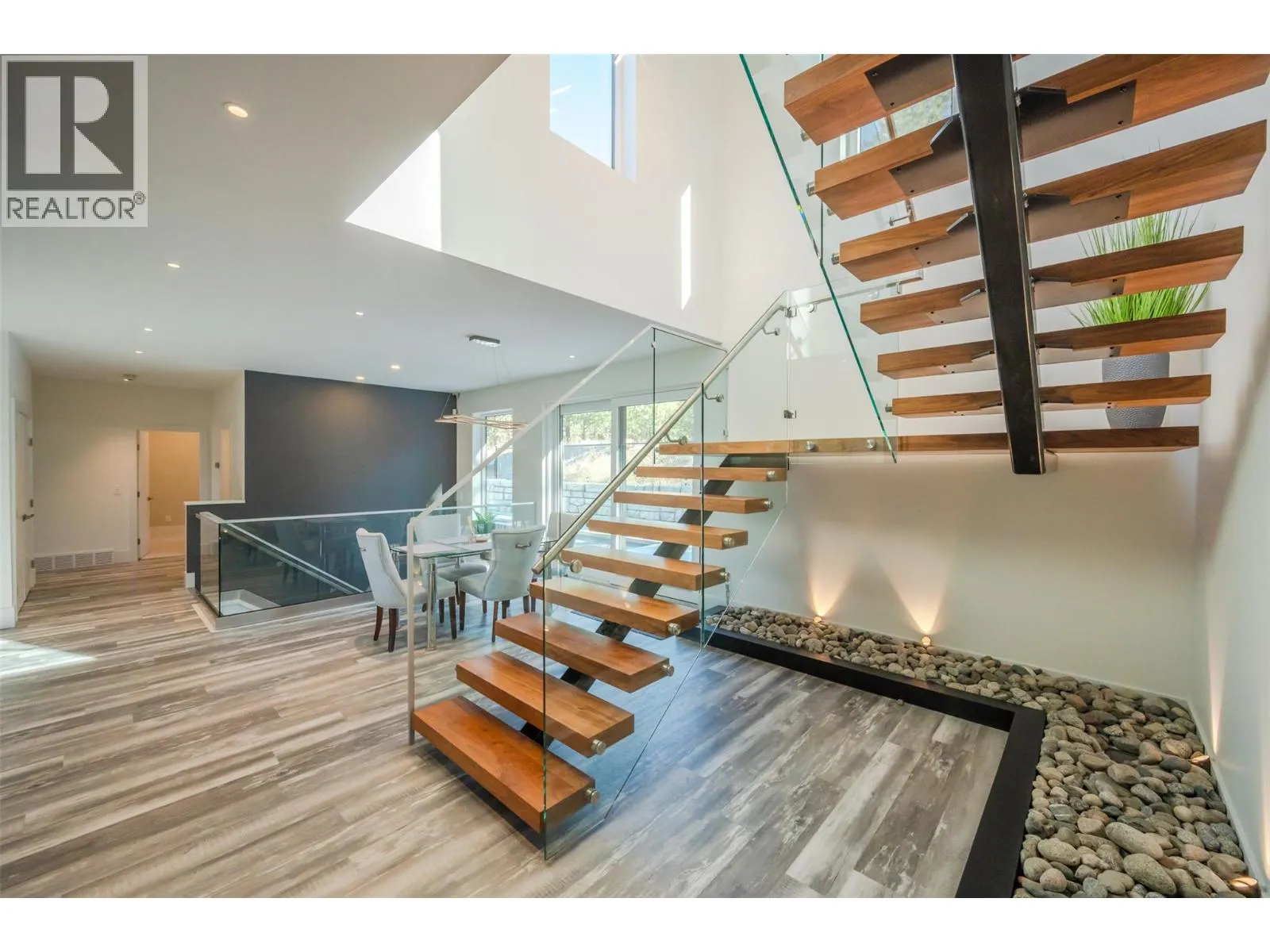 2776 Hawthorn Drive
