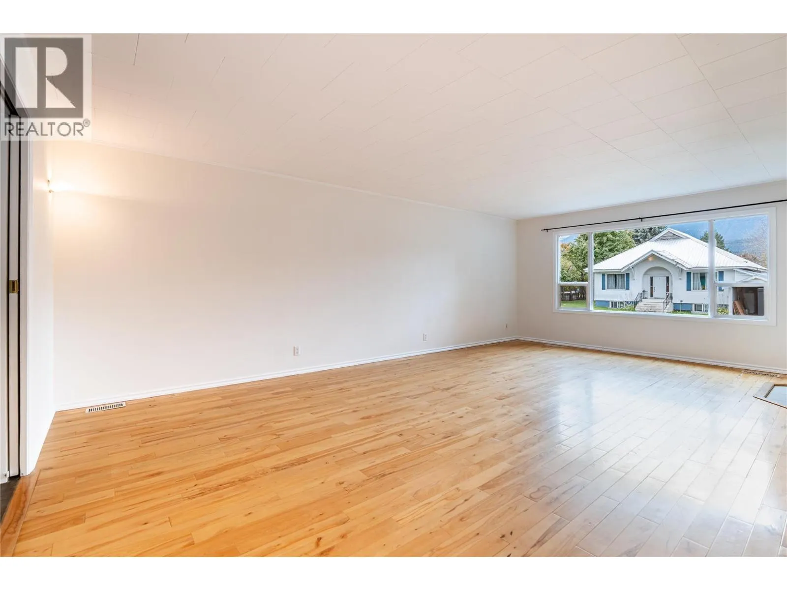 1504 Third Street W