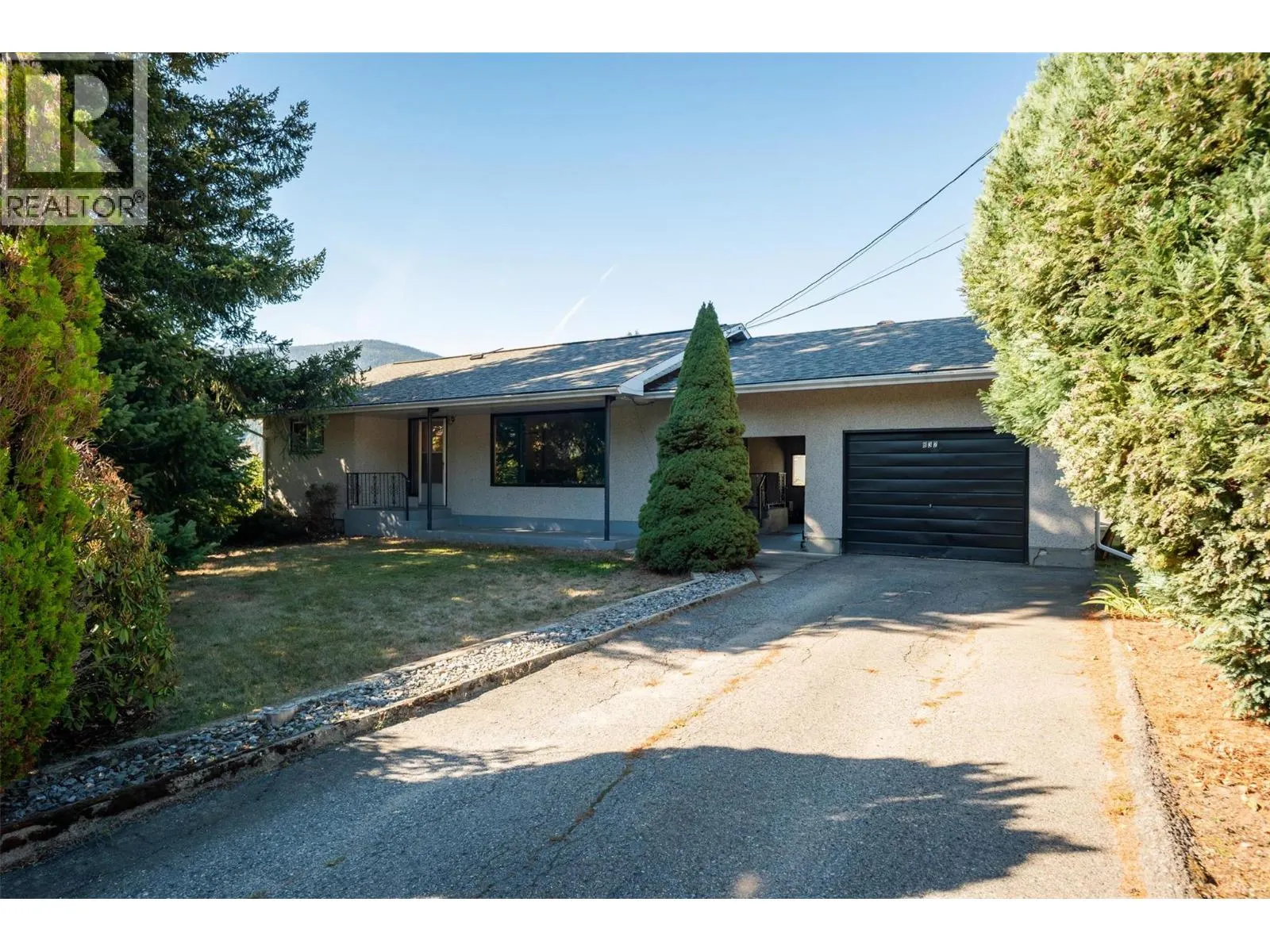 832 Kootenay Road