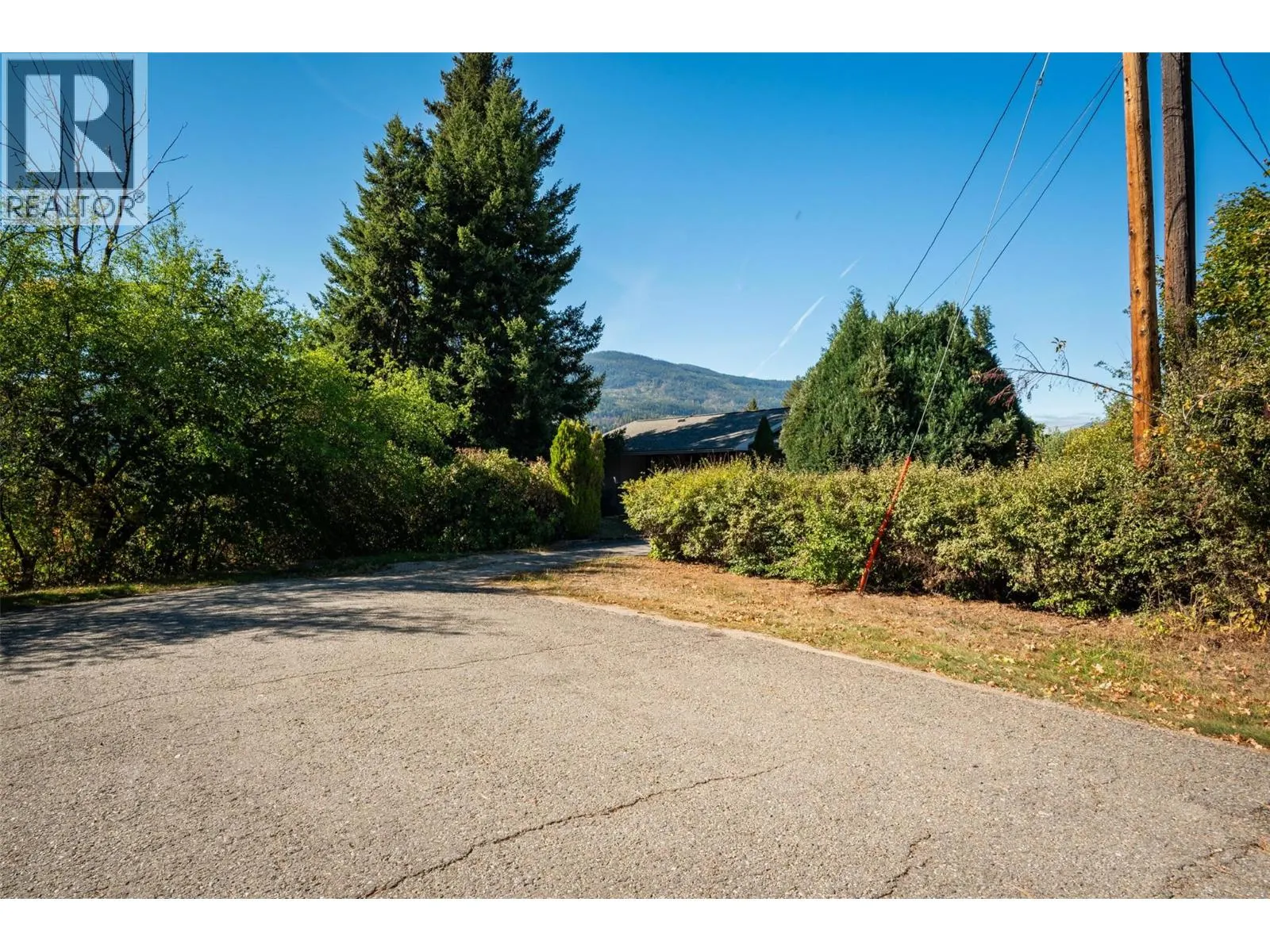 832 Kootenay Road