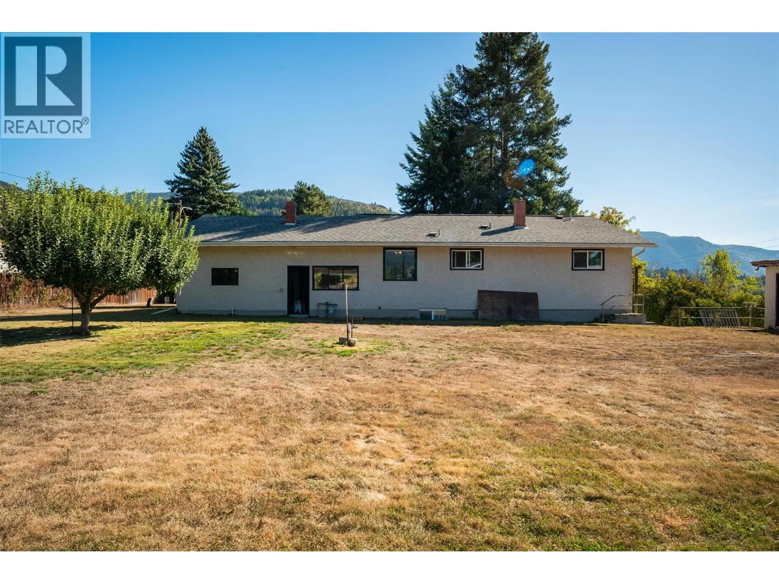 832 Kootenay Road