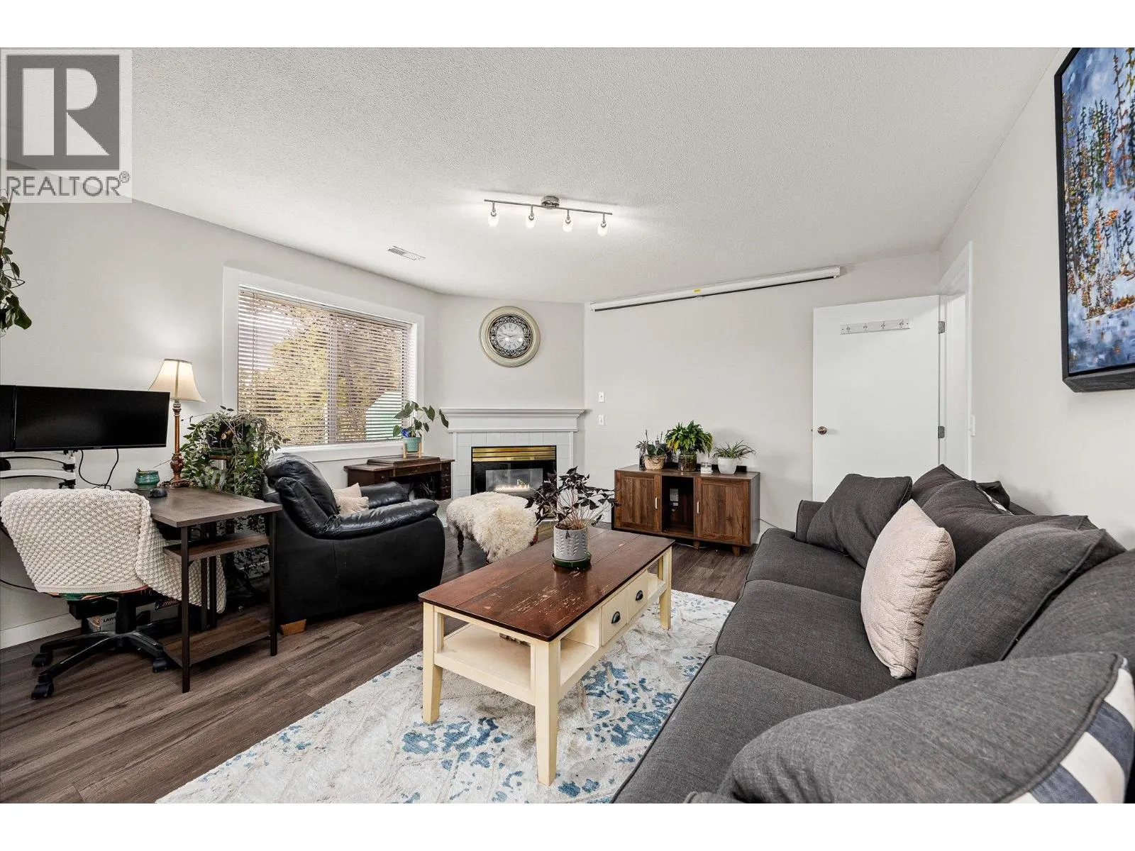 2306 Devon Court
