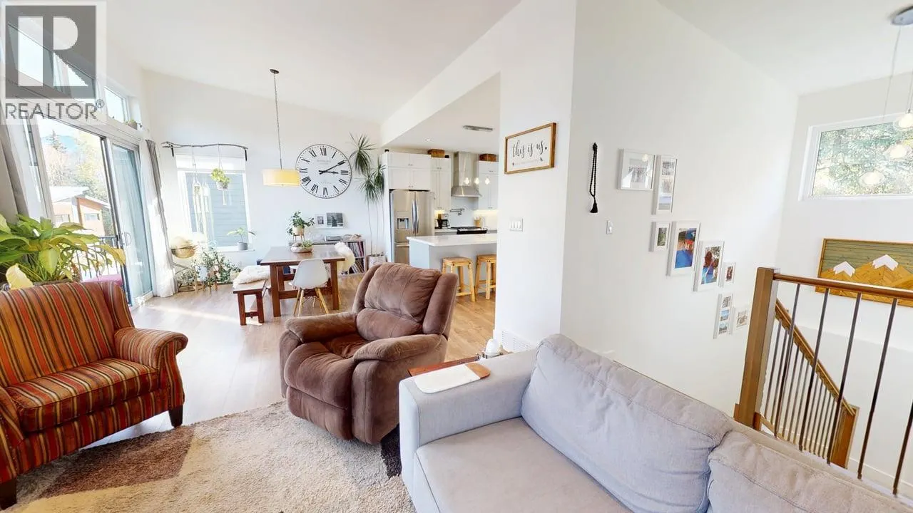 5 Alpine Trail Place