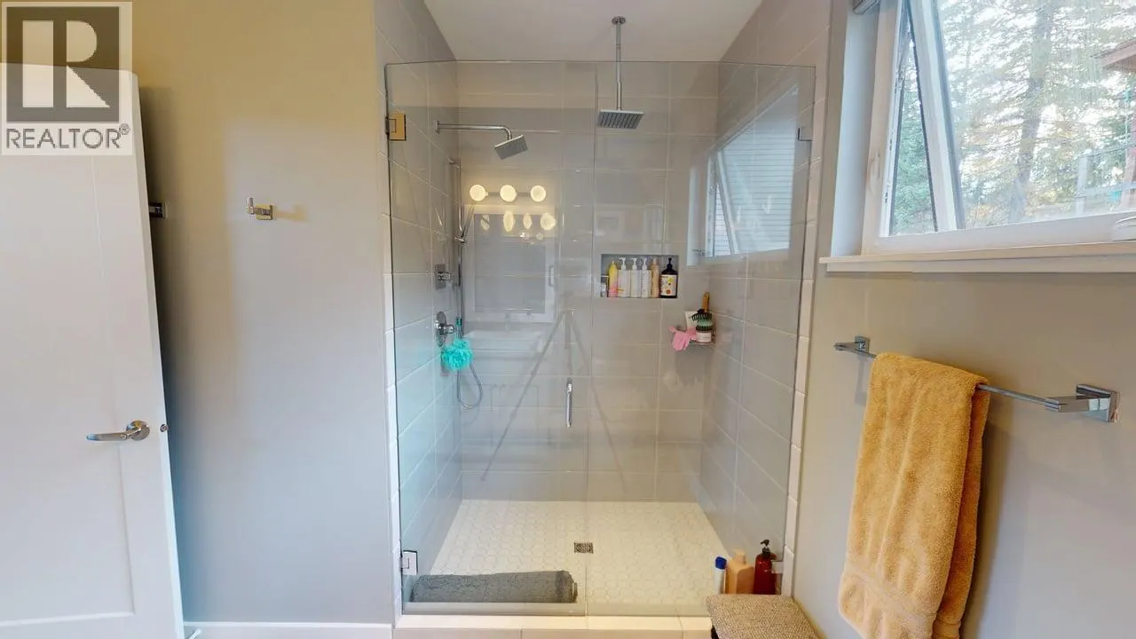 5 Alpine Trail Place