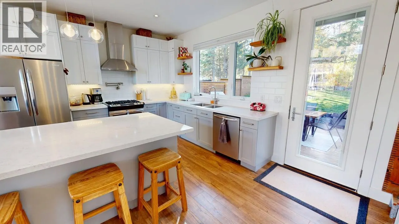 5 Alpine Trail Place