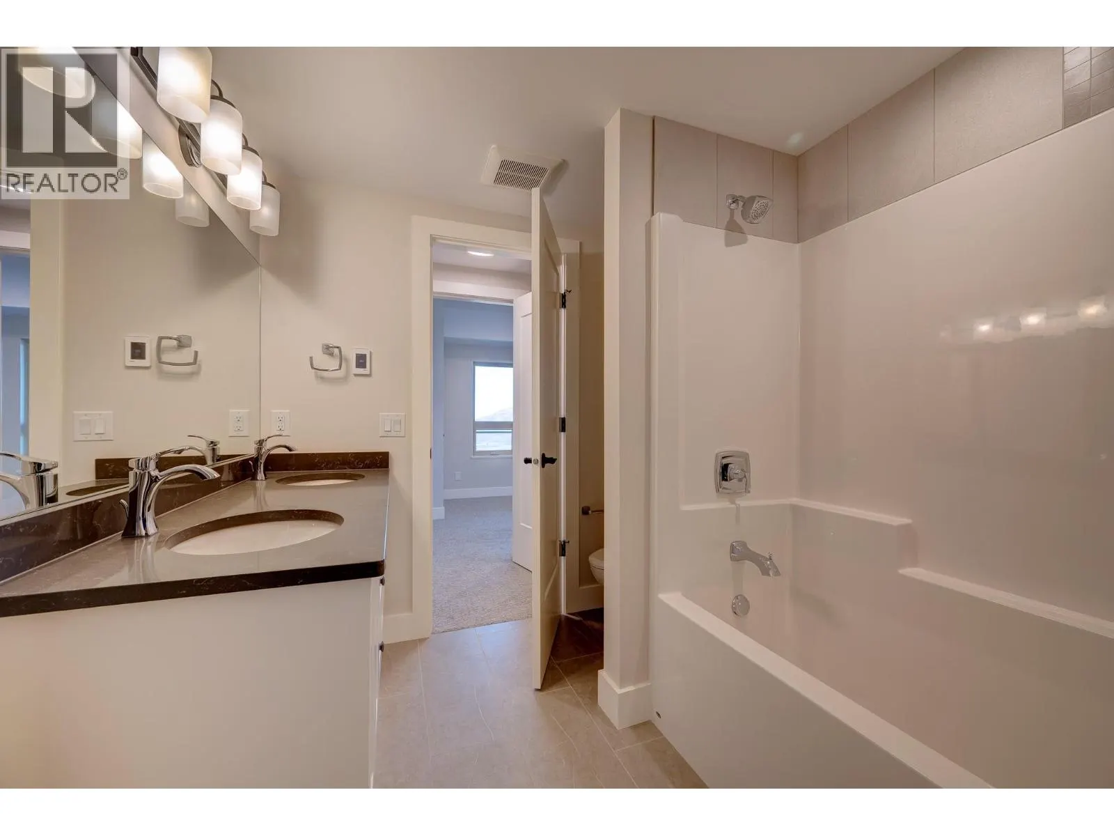 2171 Van Horne Drive Unit# 206