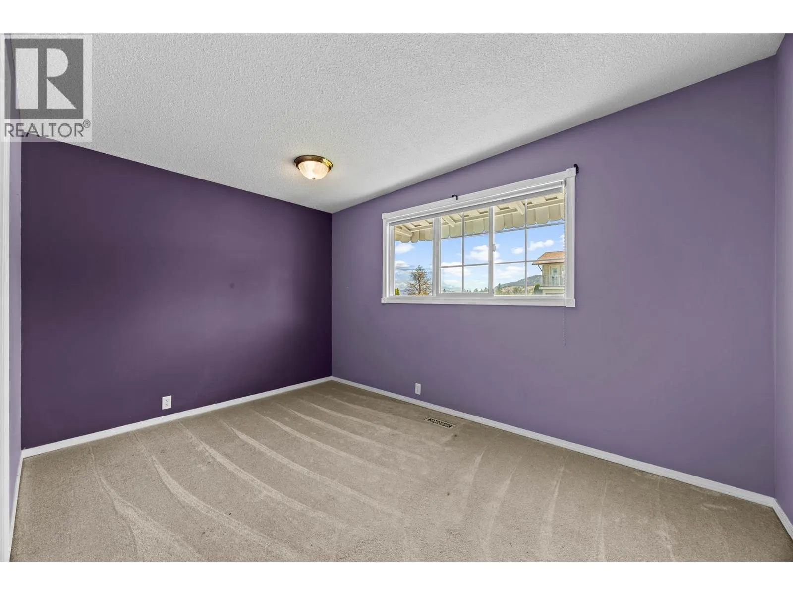 135 Whiteshield Crescent