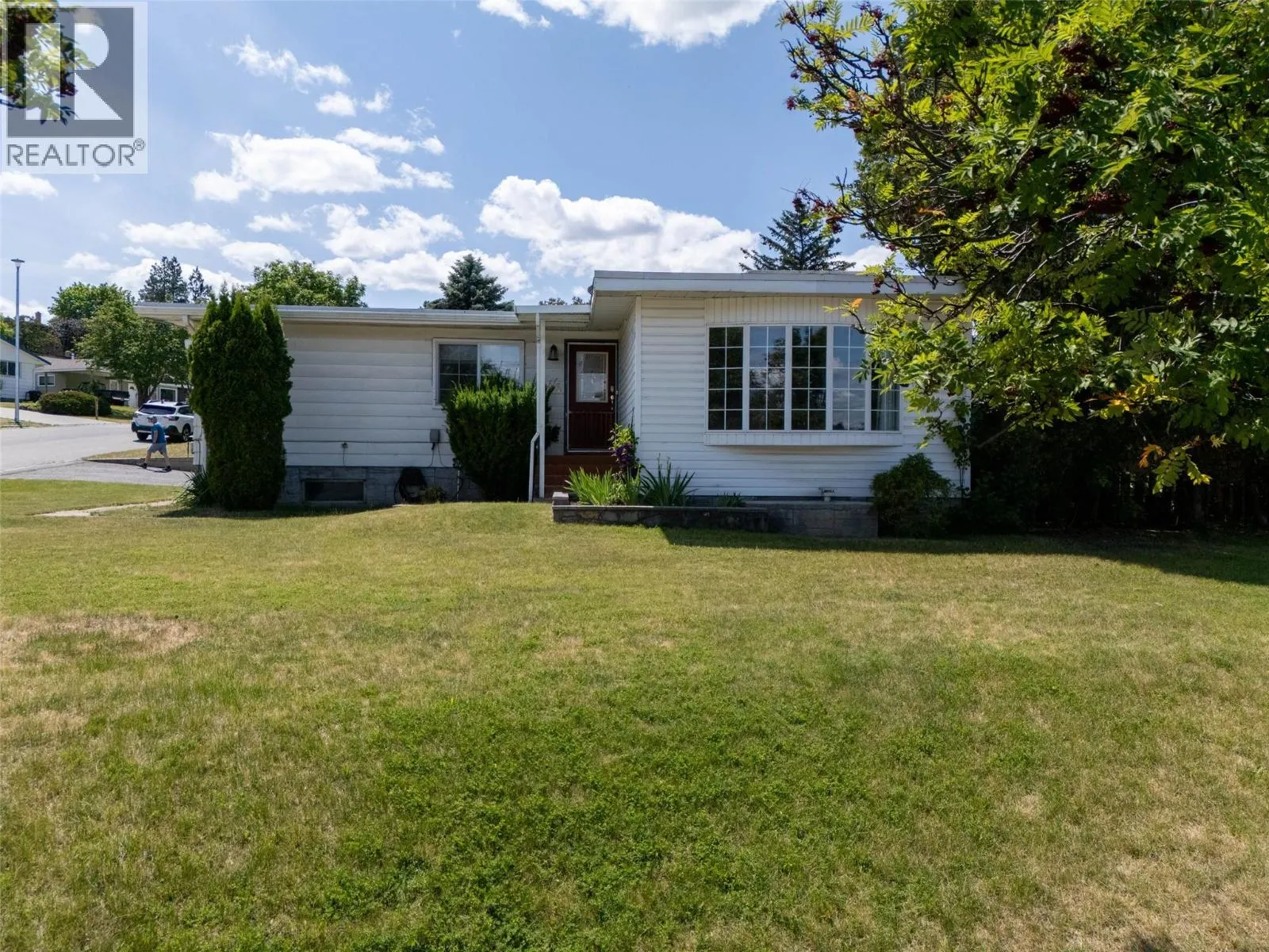 135 Whiteshield Crescent