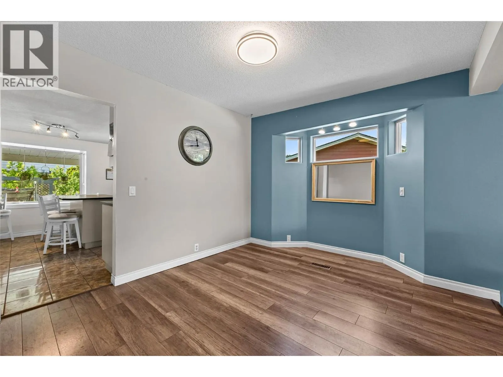 135 Whiteshield Crescent