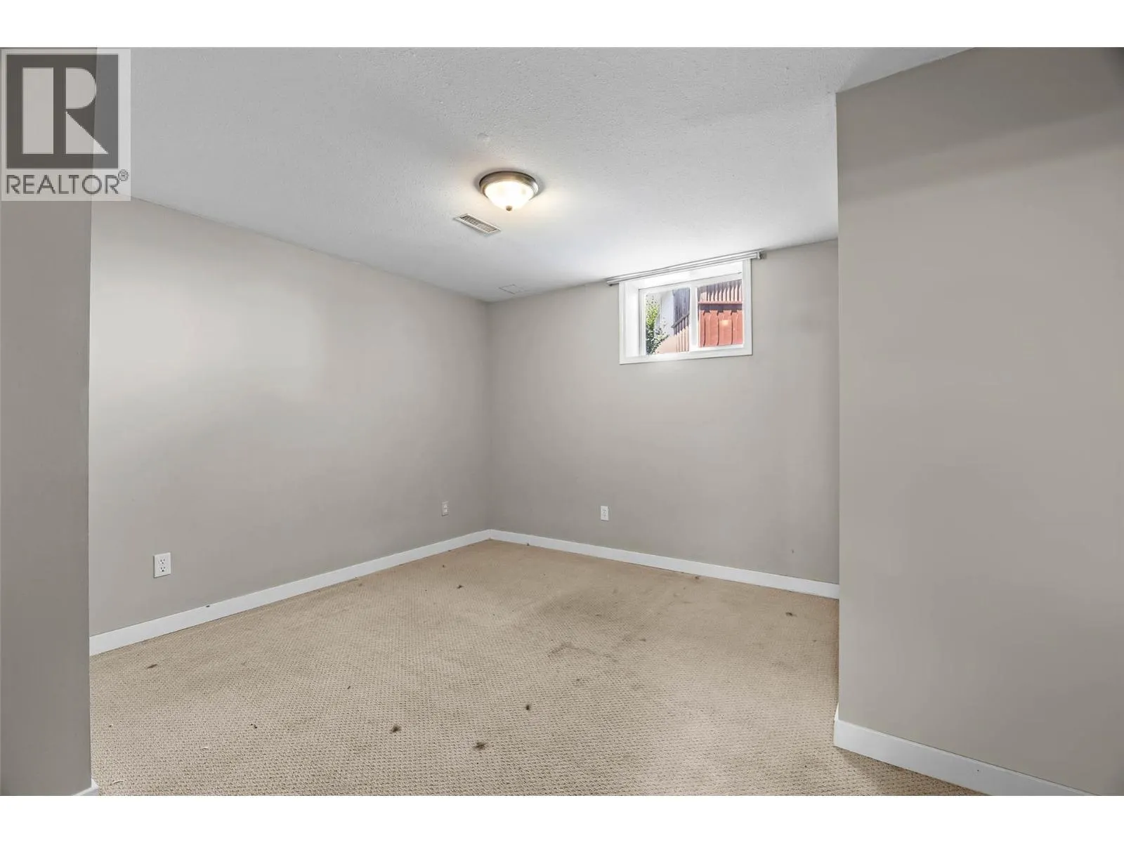 135 Whiteshield Crescent