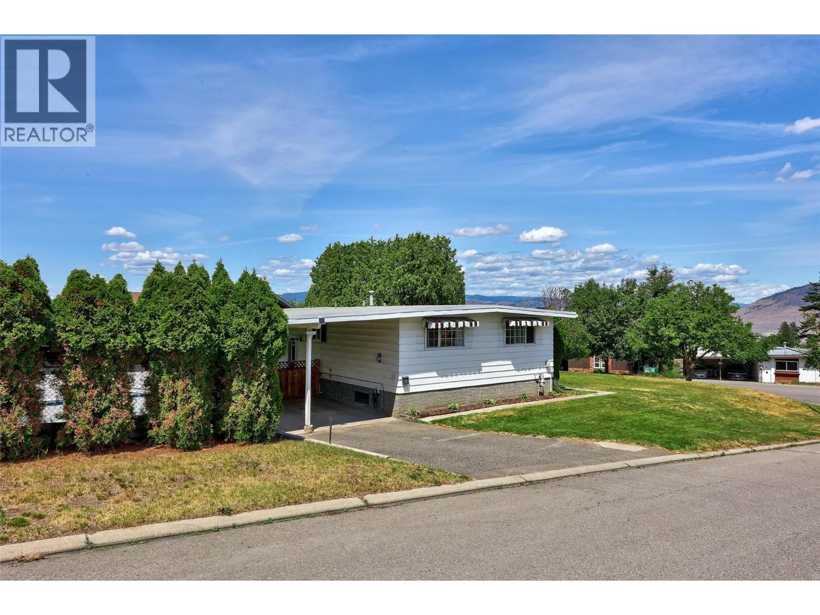 135 Whiteshield Crescent