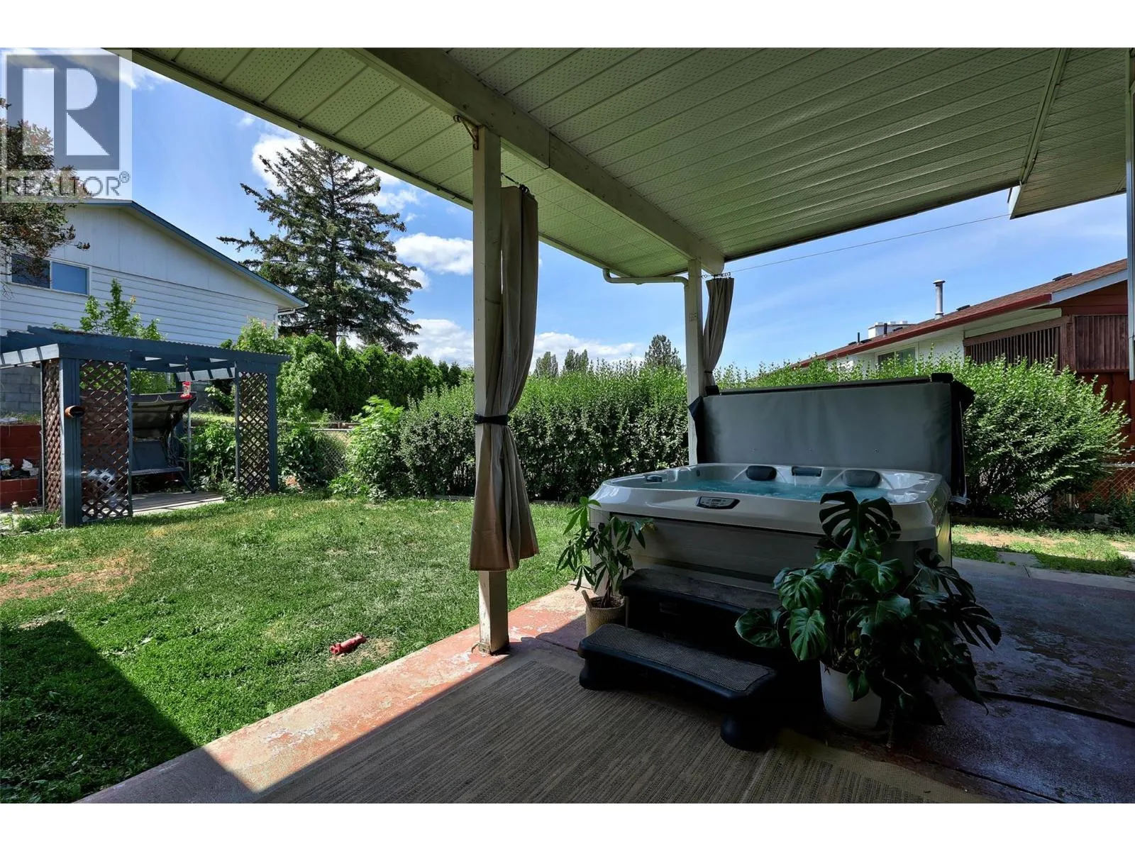 135 Whiteshield Crescent