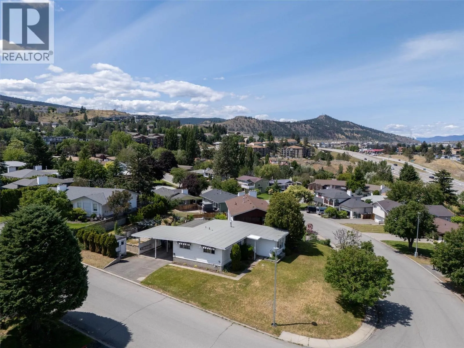 135 Whiteshield Crescent