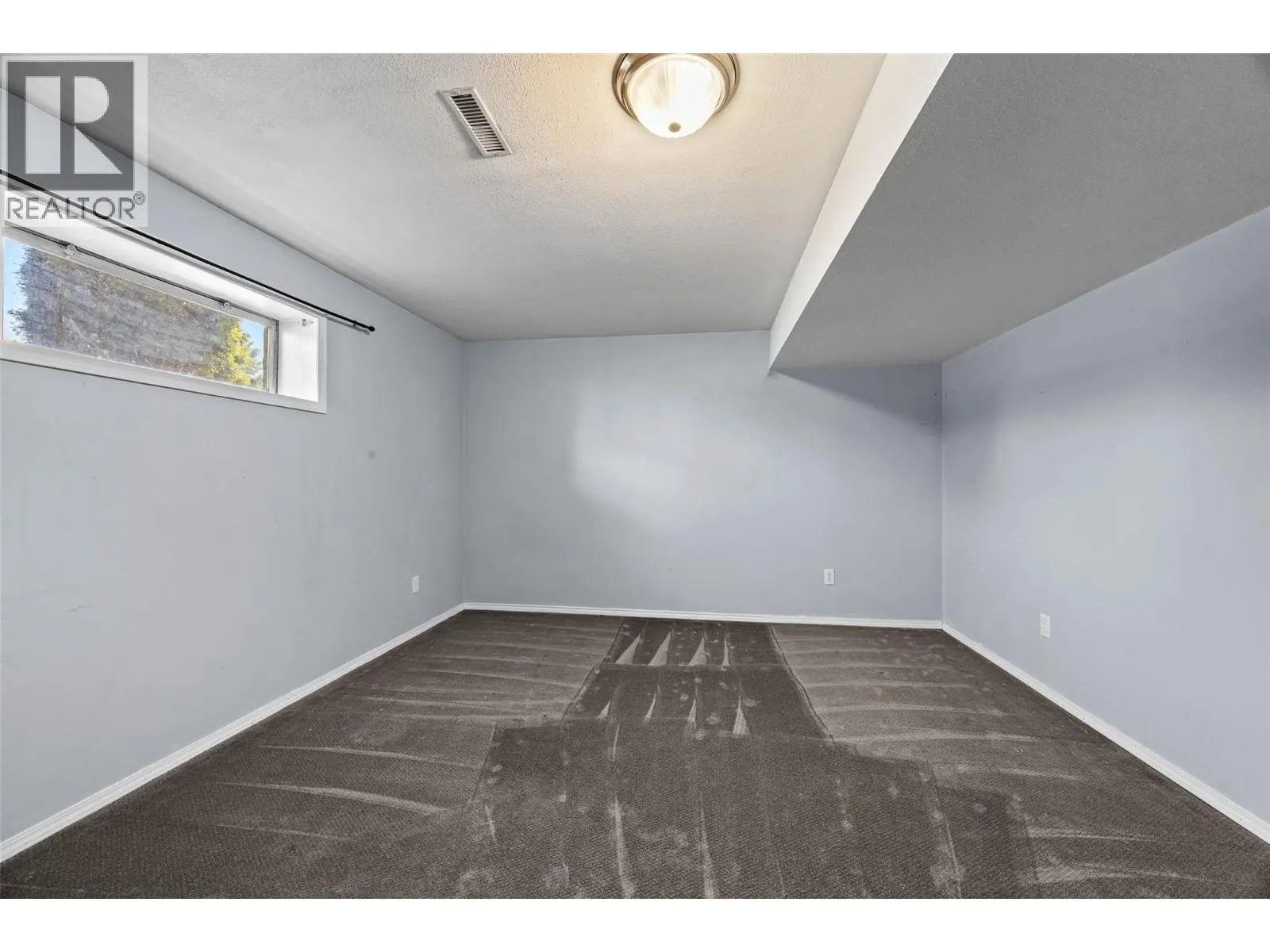135 Whiteshield Crescent