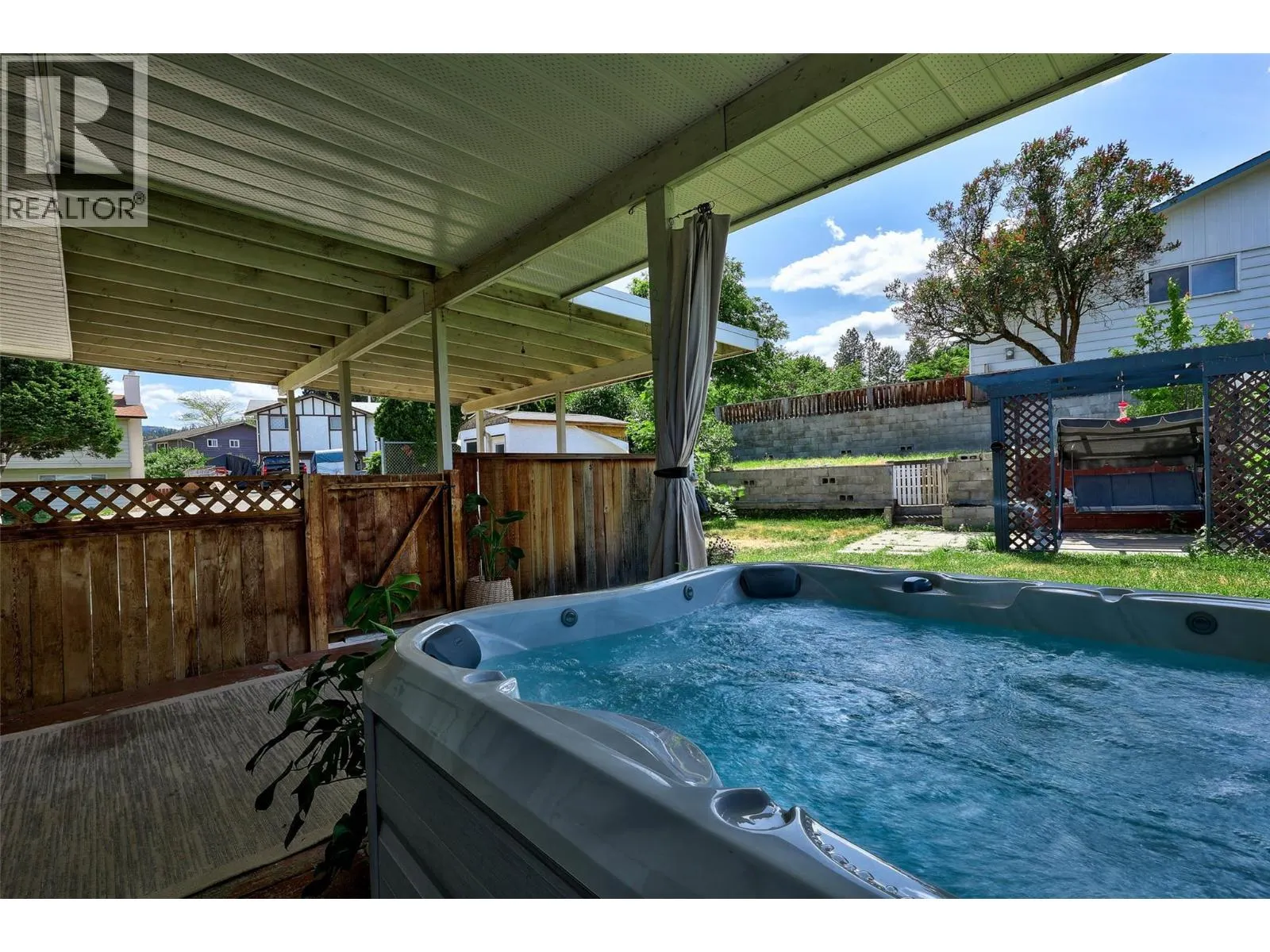 135 Whiteshield Crescent