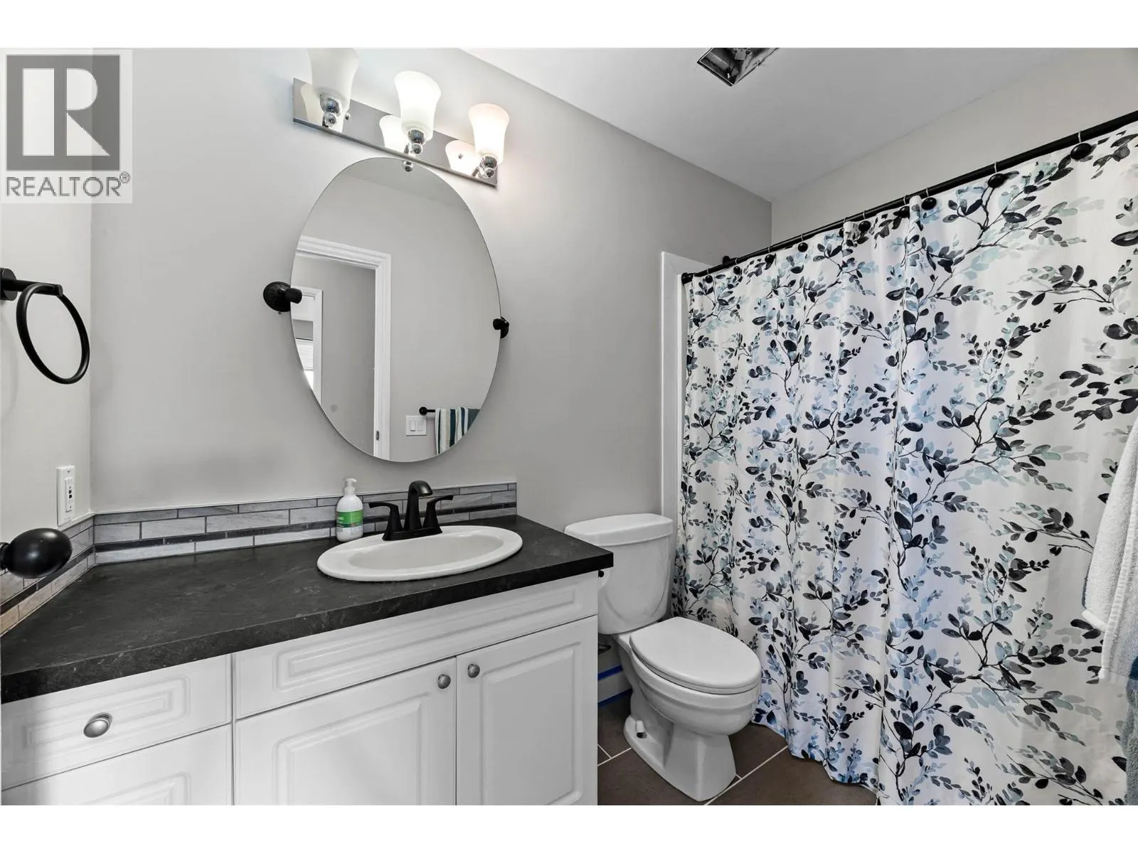 135 Whiteshield Crescent